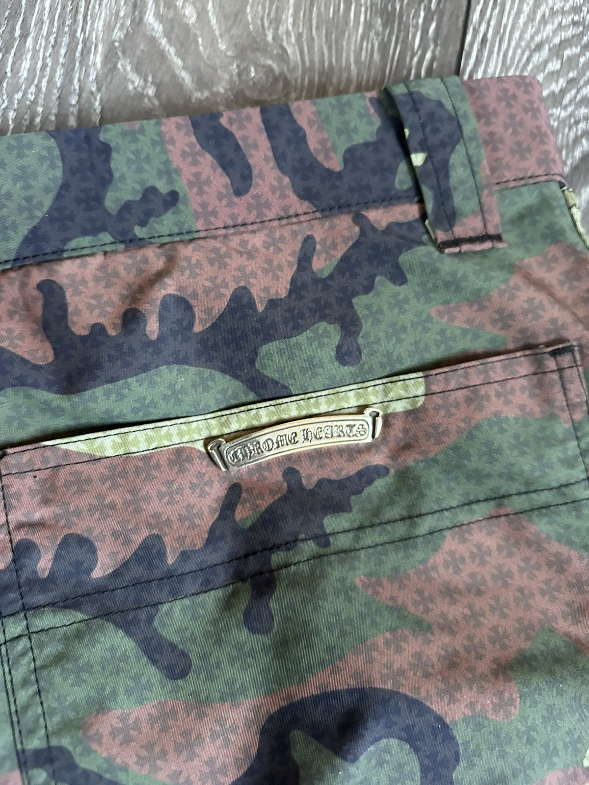 Chrome Hearts chrome hearts new camo monogram double knee carpenter pants Size US 33 - 5 Thumbnail
