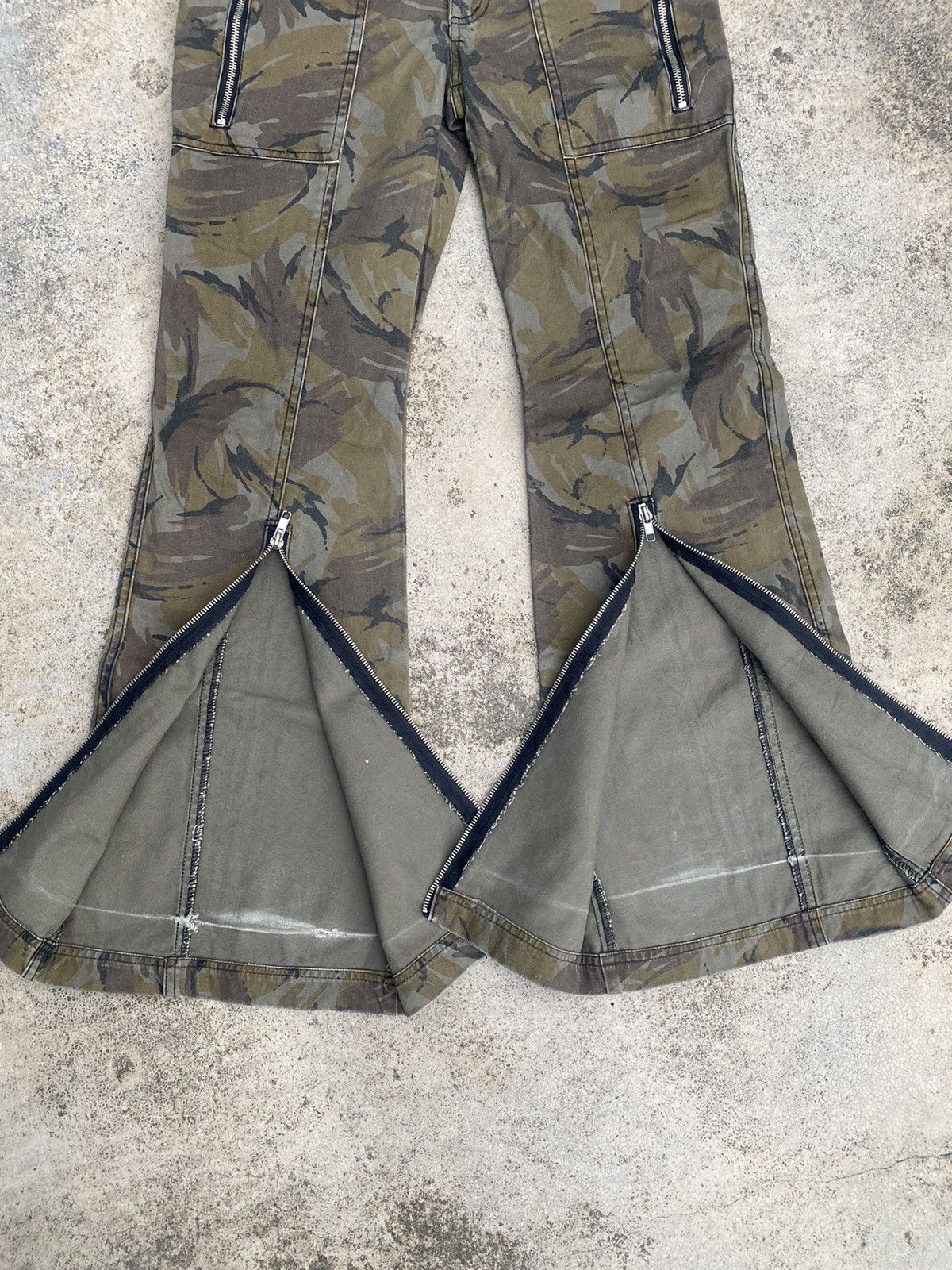 Japanese Brand Flare Jeans Algonquins Camo Zipper Bootcut Size US 31 - 13 Thumbnail
