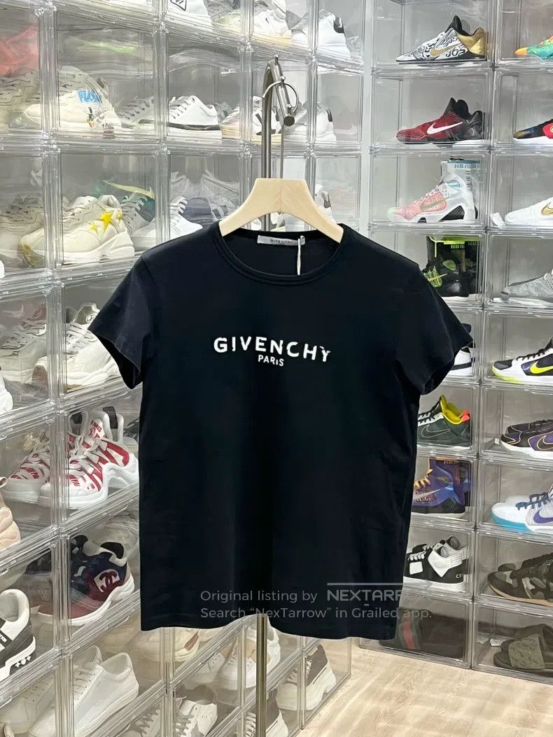 Givenchy Givenchy BW7060-3Z0Y-001, black destroyed logo short-sleev Size US M / EU 48-50 / 2 - 1 Thumbnail