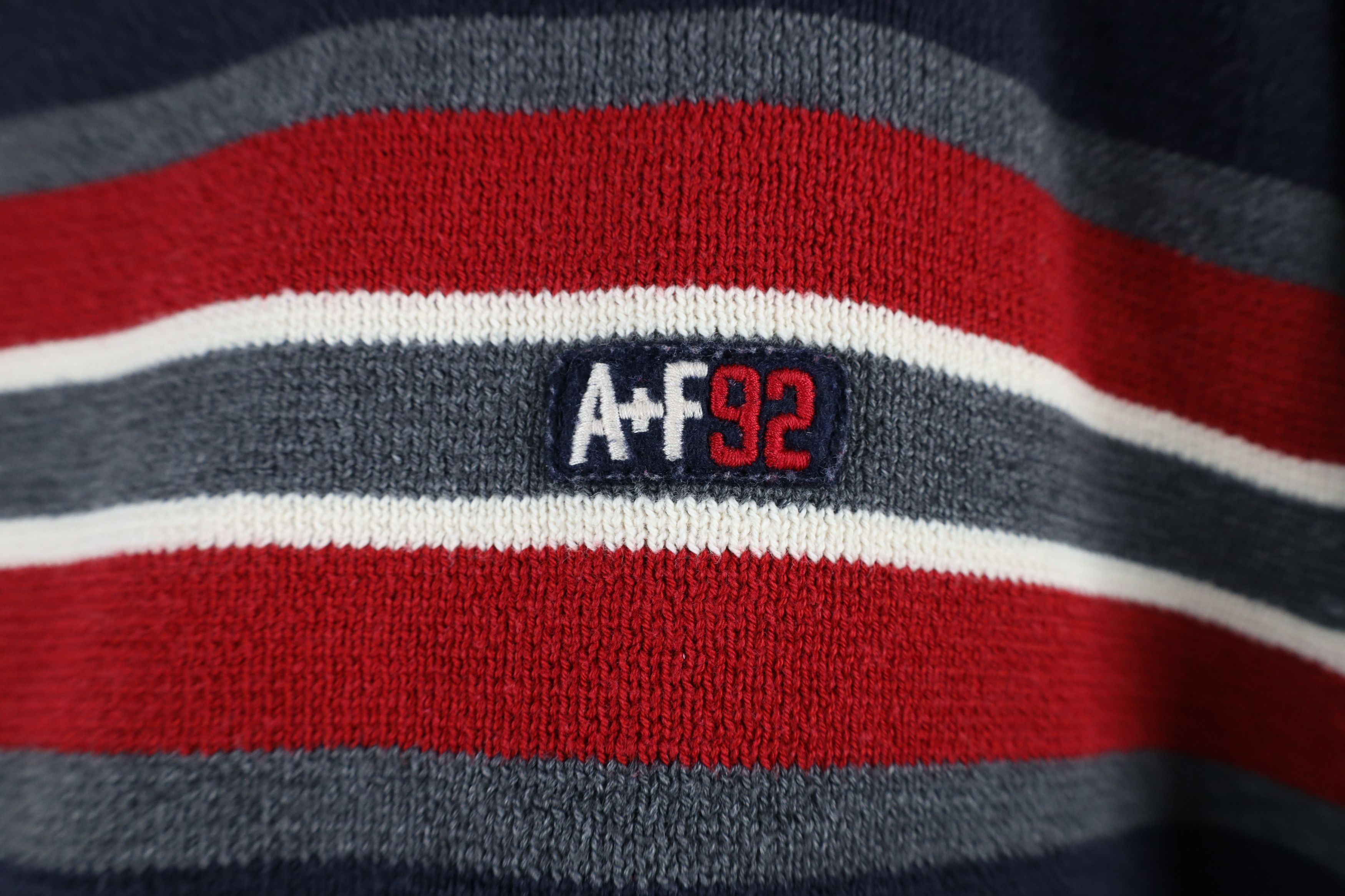Abercrombie & Fitch × Vintage Vintage Abercrombie & Fitch Heavyweight Knit V-Neck Sweater Size US L / EU 52-54 / 3 - 4 Thumbnail