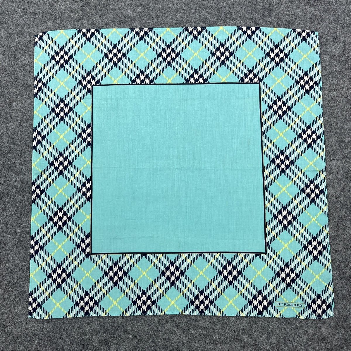 Burberry Burberry Handkerchief / Bandana / Neckerchief B1317 Size ONE SIZE - 1 Thumbnail