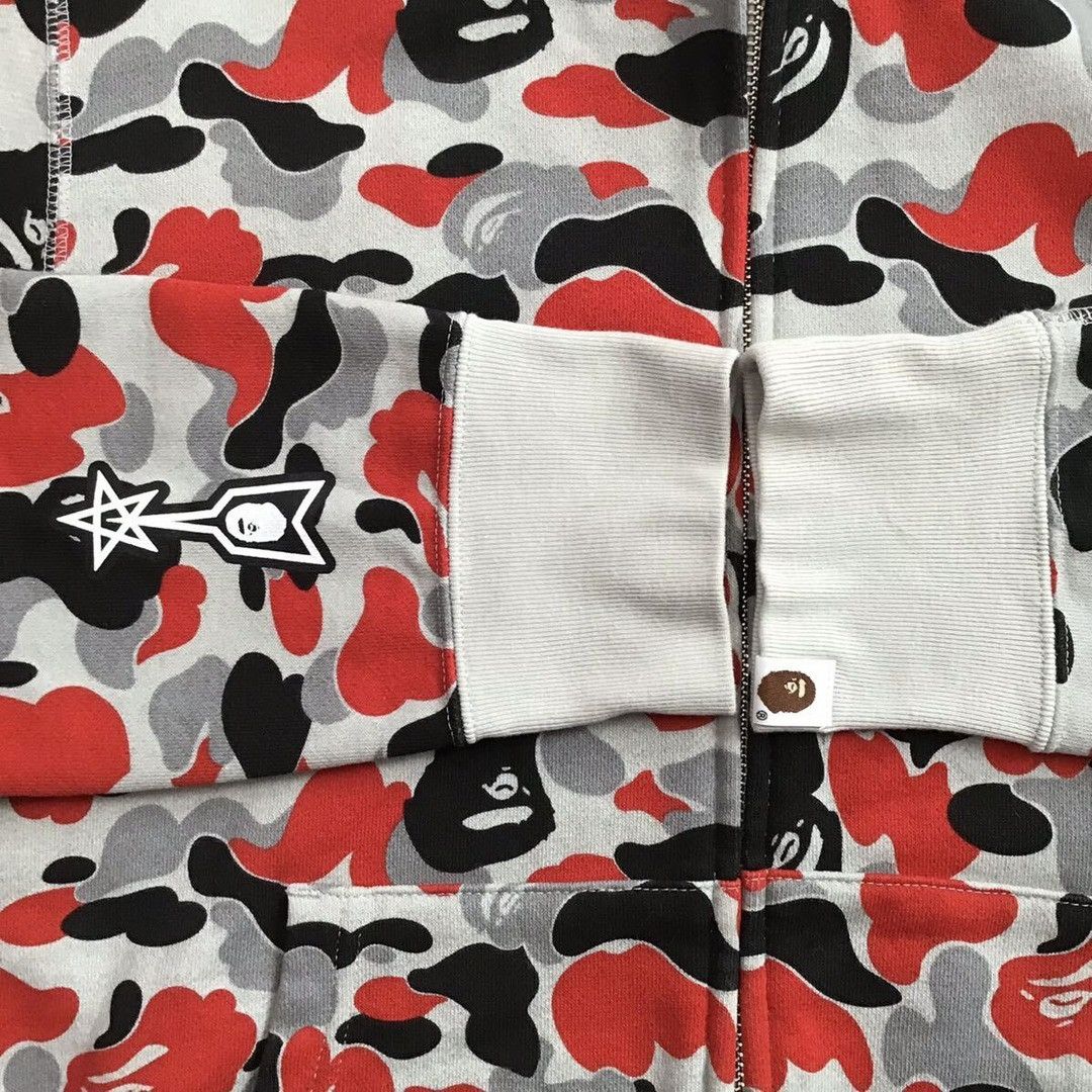 Bape Ultraman × BAPE camo full zip hoodie a bathing ape Size US M / EU 48-50 / 2 - 6 Thumbnail