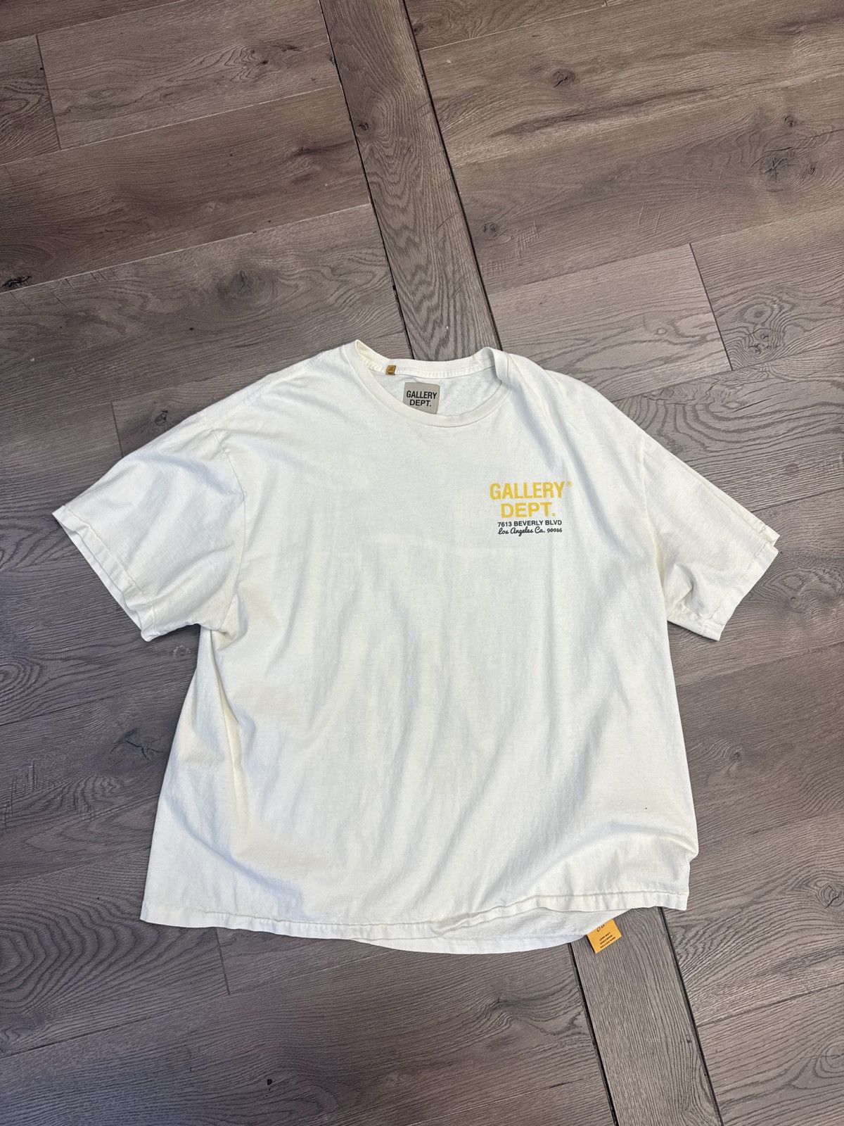 Gallery Dept. Gallery dept drive thru T shirt cream 2xl Size US XXL / EU 58 / 5 - 1 Thumbnail
