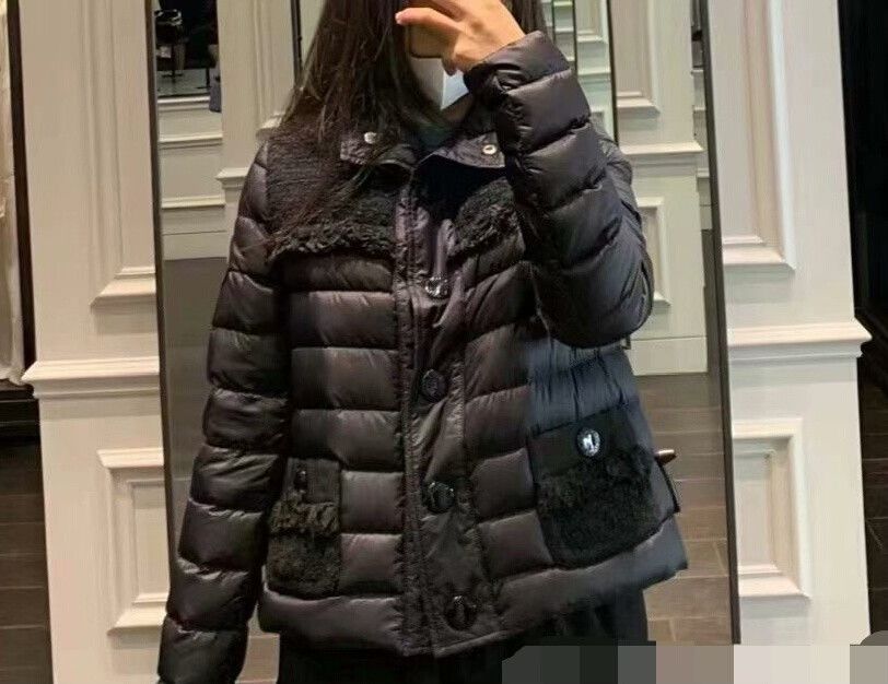 Moncler Moncler Chanel-style Down Jacket Size XS / US 0-2 / IT 36-38 - 1 Thumbnail