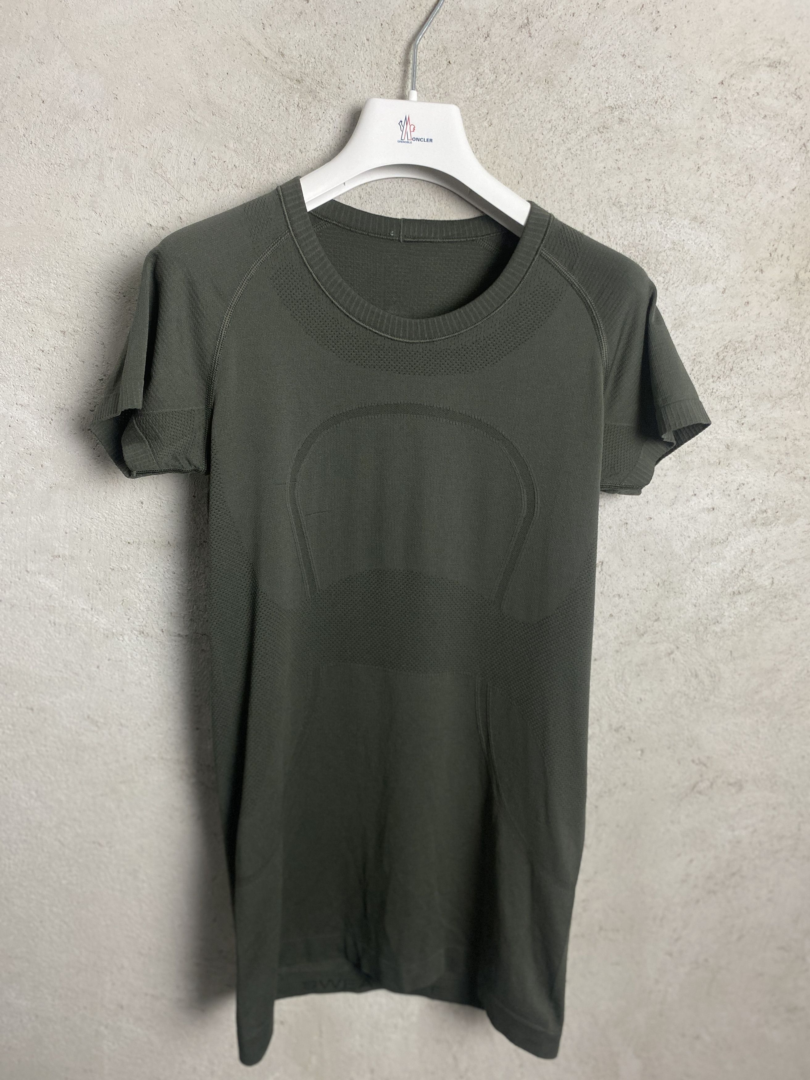 Lululemon Lululemon Swiftly Tech t-shirt tee sport yoga pilates Size S / US 4 / IT 40 - 1 Thumbnail