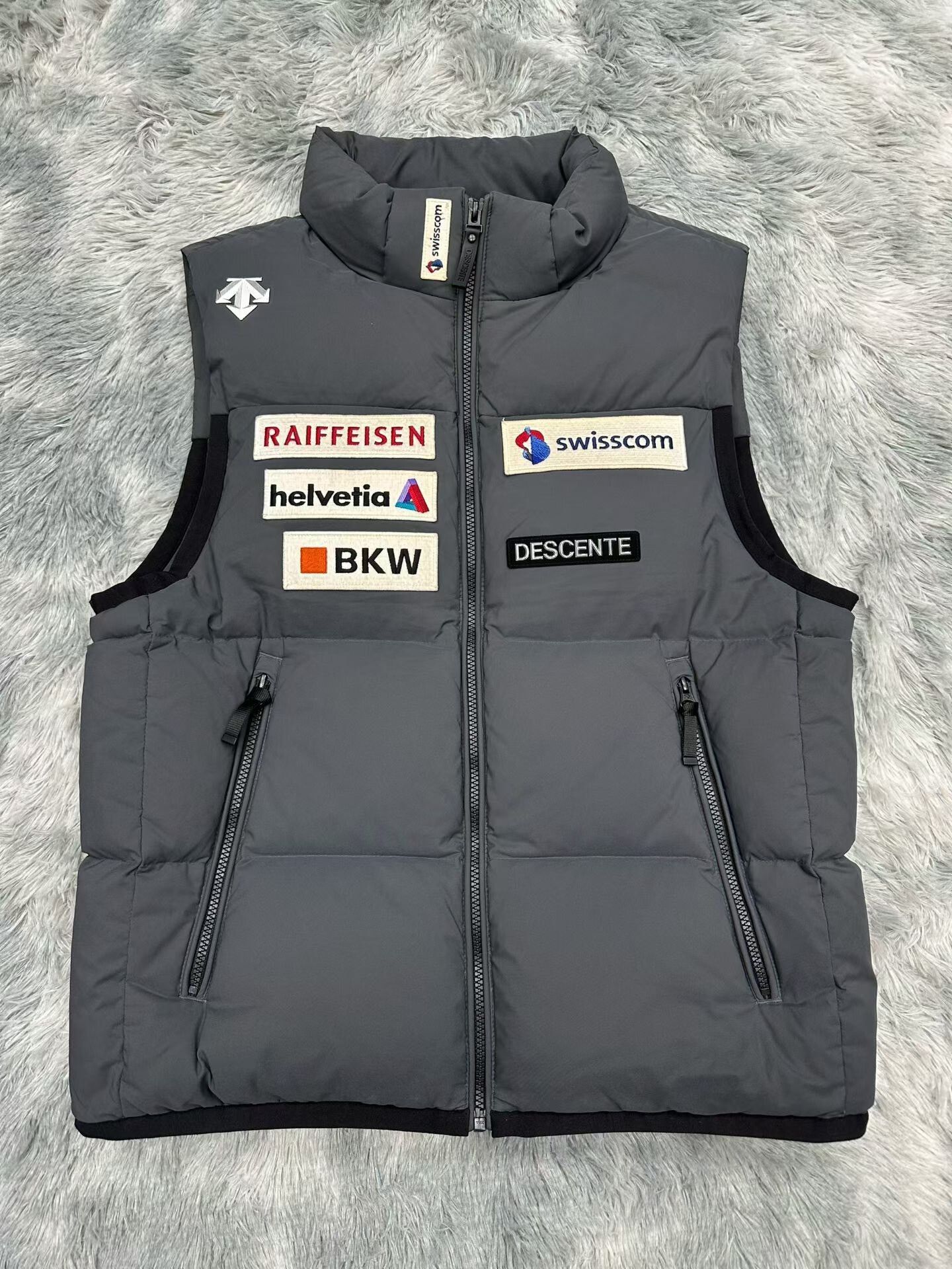 Descente Descente Down Vest M Size Size US M / EU 48-50 / 2 - 1 Thumbnail