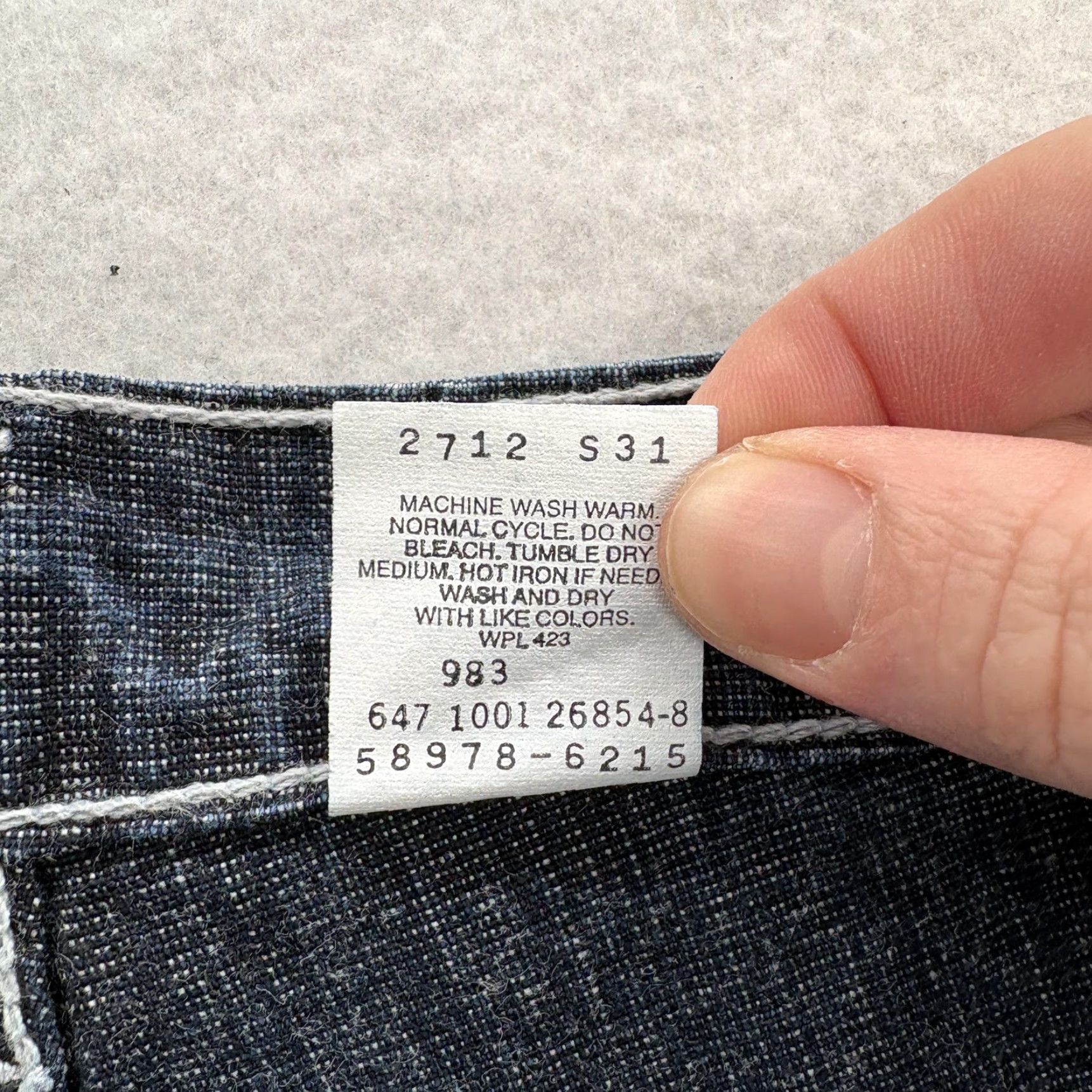 Levi's VINTAGE Levi's 577 Jeans Womens 10 Dark Wash Blue Capri Cropped Wide Leg Denim Jeans Womens 10 Blue Capris Vintage 577 Levi's Size 32" / US 10 / IT 46 - 5 Thumbnail