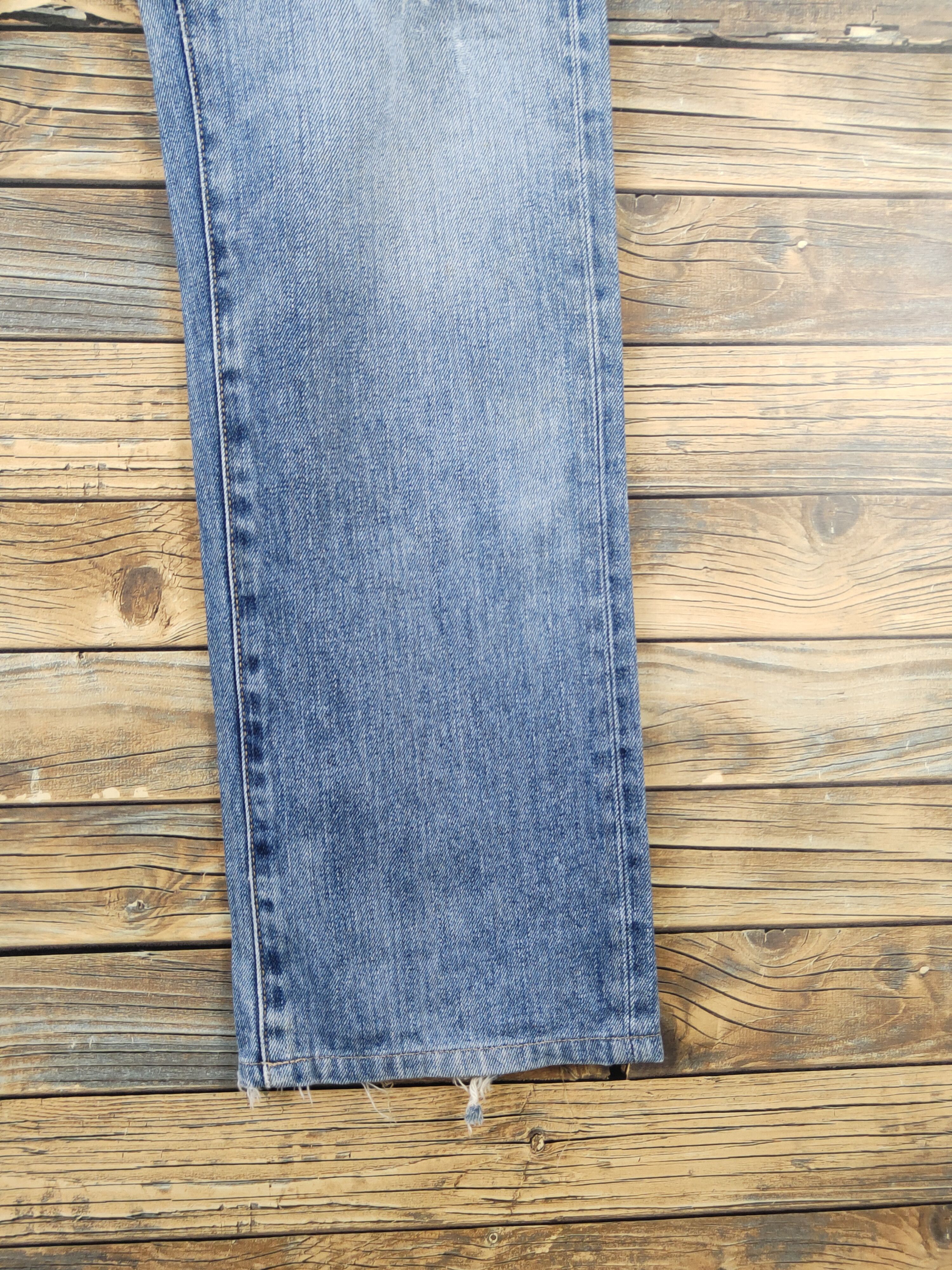Japanese Brand Uniqlo fabric by kaihara Blue Distressed Ripped Jeans #W1871 Size US 34 / EU 50 - 6 Thumbnail