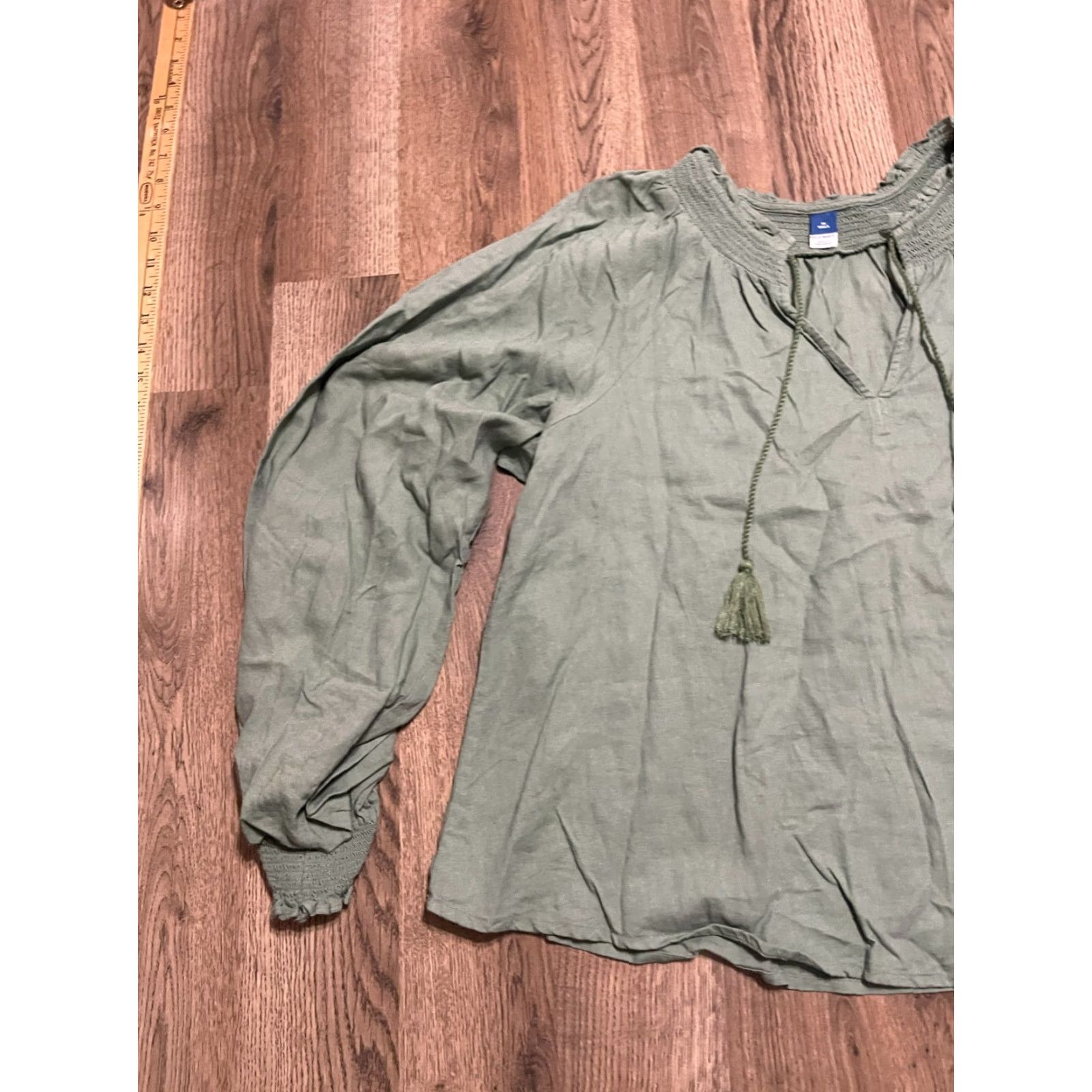 Old Navy Old Navy Shirt Women's M Tall Green V-Neck Long Sleeve Tie Up Casual Basic Modern Shirt Mens? Size M / US 6-8 / IT 42-44 - 3 Thumbnail