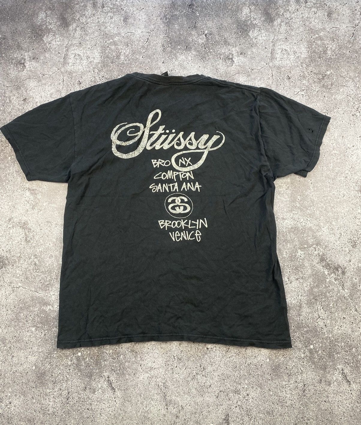 Stussy × Vintage Vintage Stussy Distressed faded black oversized Y2K t-shirt Size US L / EU 52-54 / 3 - 6 Thumbnail