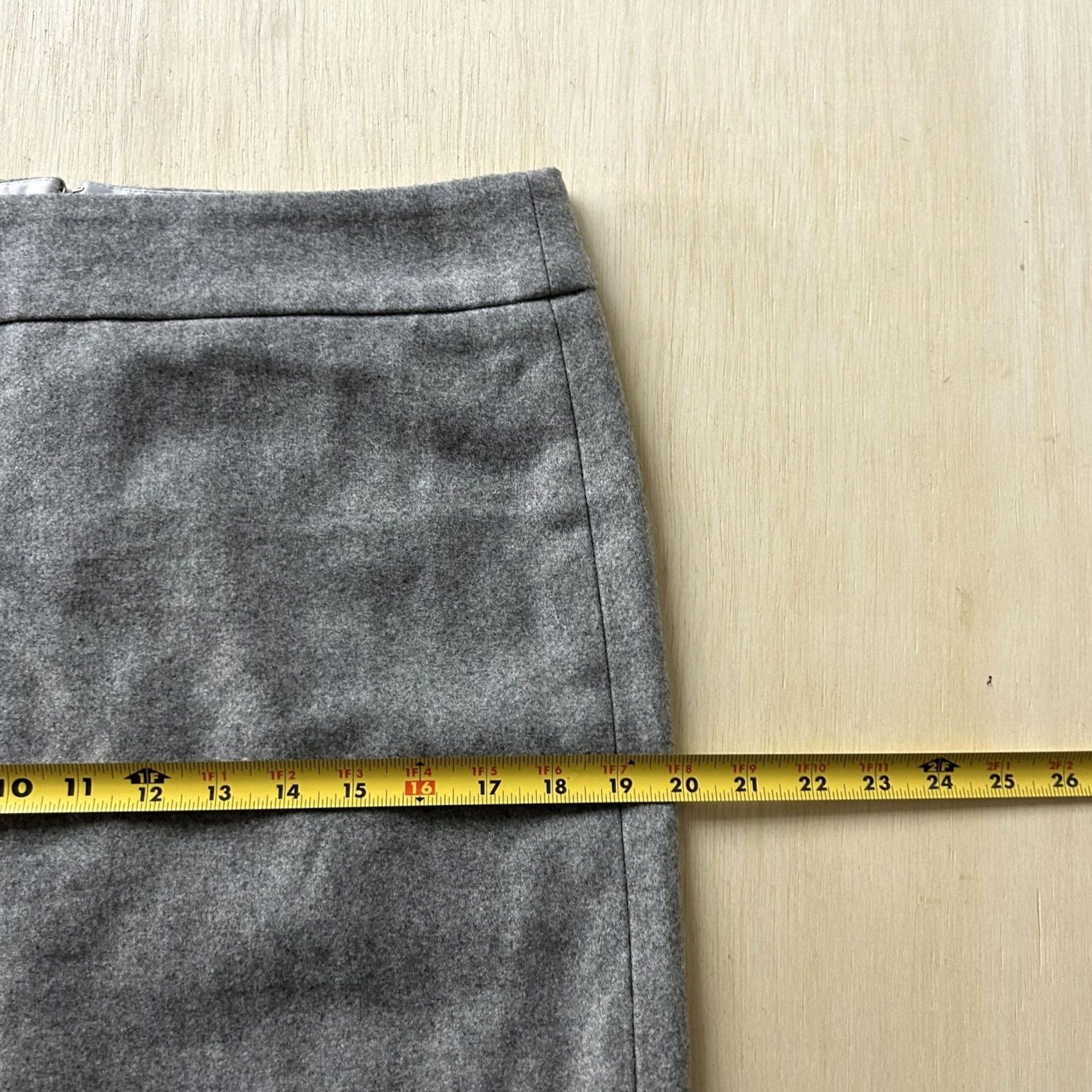 J.Crew J.Crew Skirt Womens 12 Gray Wool Pencil Knee Length Lined Workwear Office Career Size 34" / US 12 / IT 48 - 6 Thumbnail
