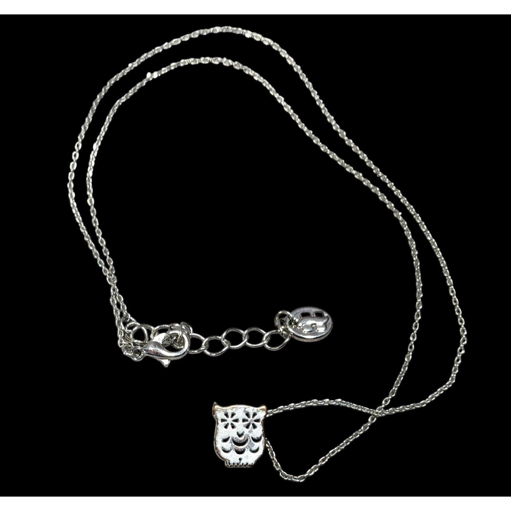 Other Minimalist Quirky Owl Pendant Silver Tone Necklace Size ONE SIZE - 1 Thumbnail
