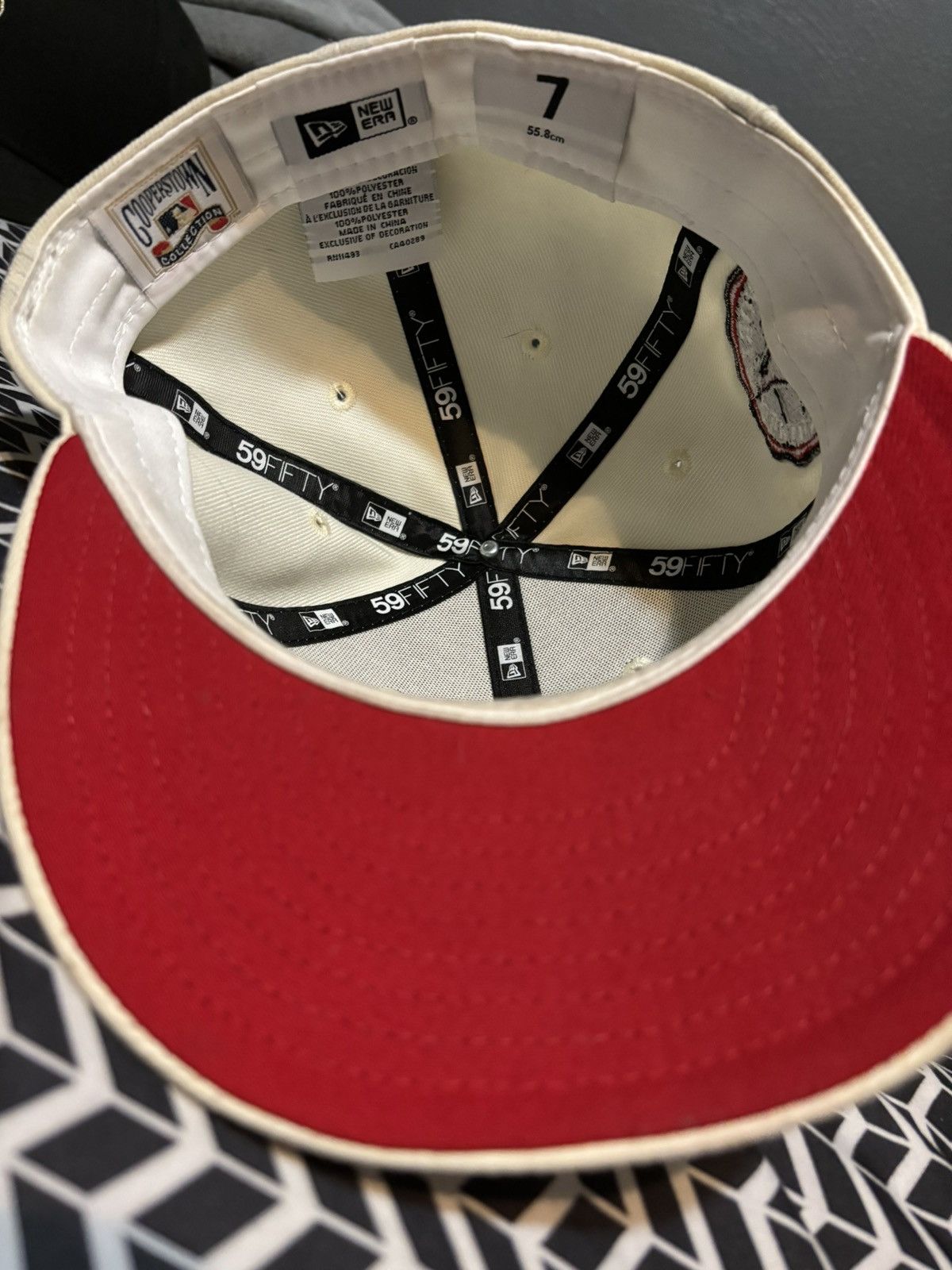 New Era off white and red cardinals fitted size 7 Size ONE SIZE - 2 Thumbnail