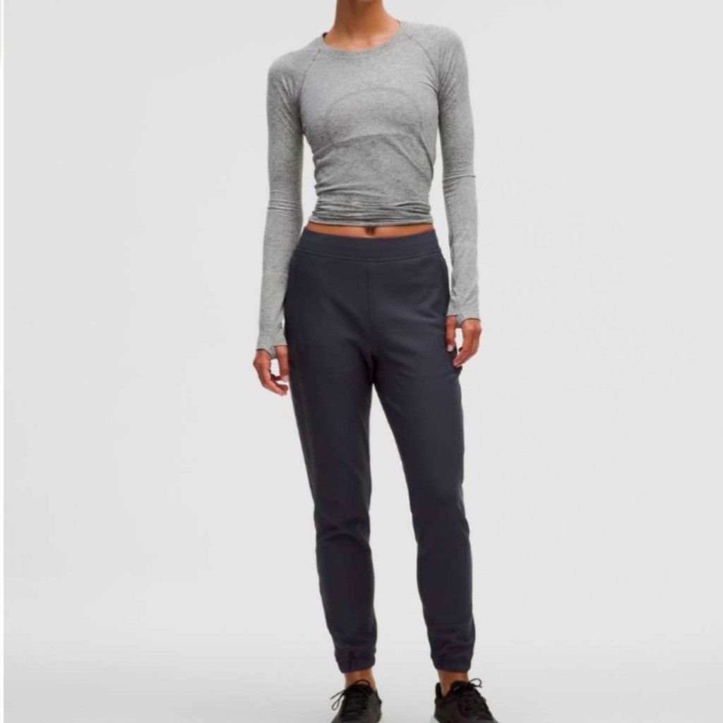 Lululemon Lululemon Adapted State HR Fleece Jogger Black Night Size 2 Size 26" / US 2 / IT 38 - 2 Thumbnail