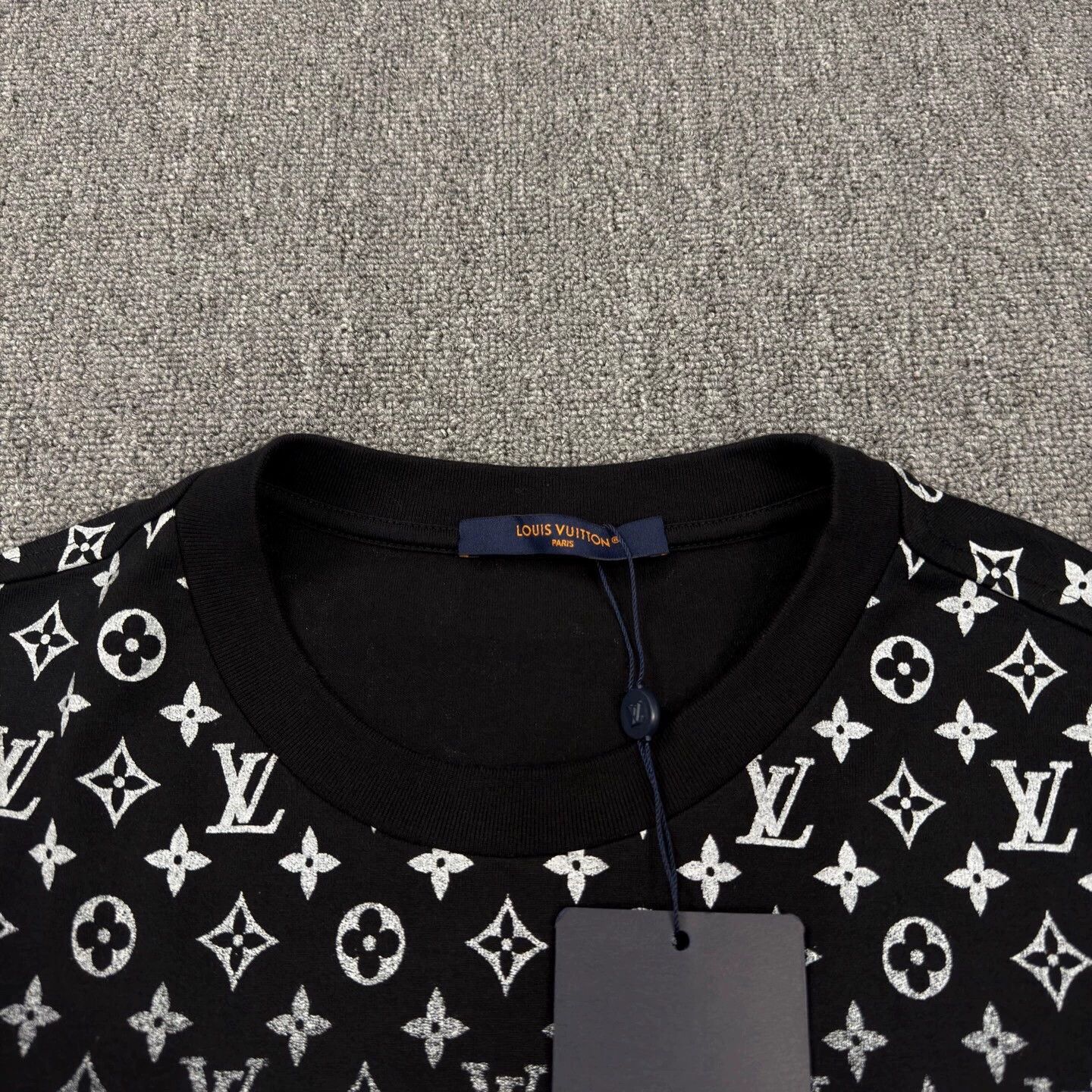 Louis Vuitton LV gradient all over print black short Tee XL Size US XL / EU 56 / 4 - 3 Thumbnail