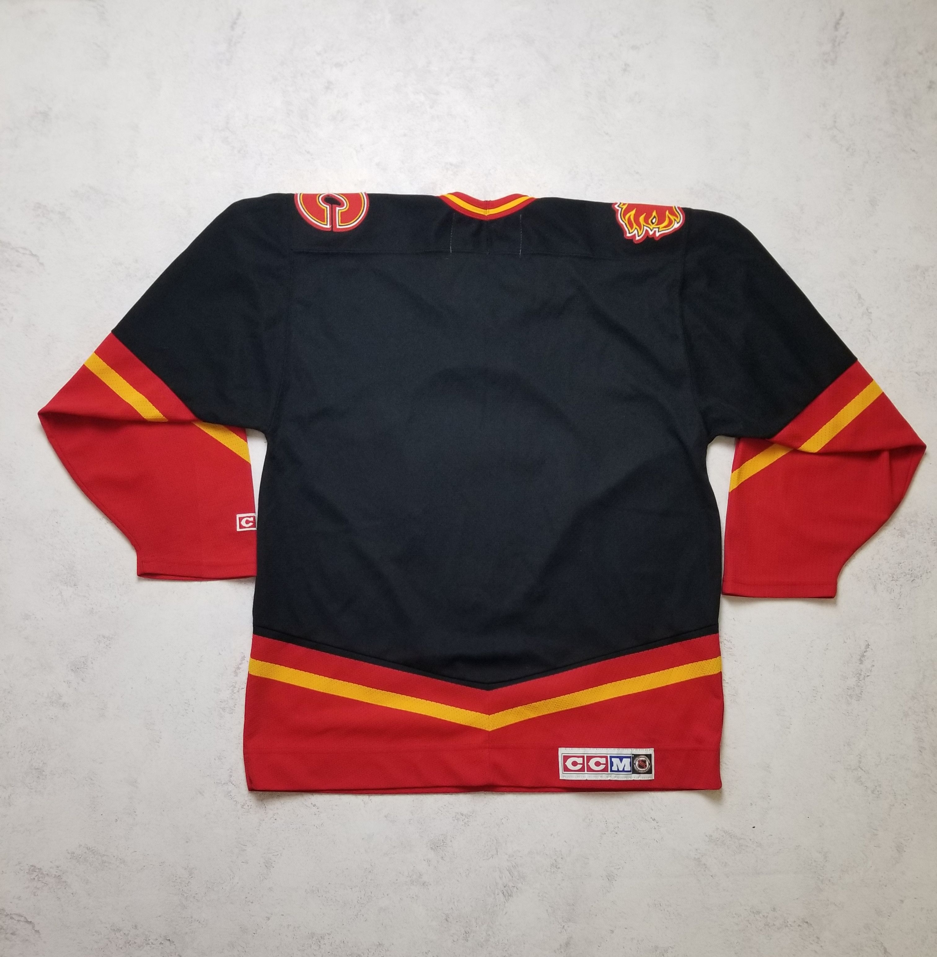 Ccm Vintage CCM Calgary Flames Blasty Horse Head Jersey Size US L / EU 52-54 / 3 - 2 Thumbnail