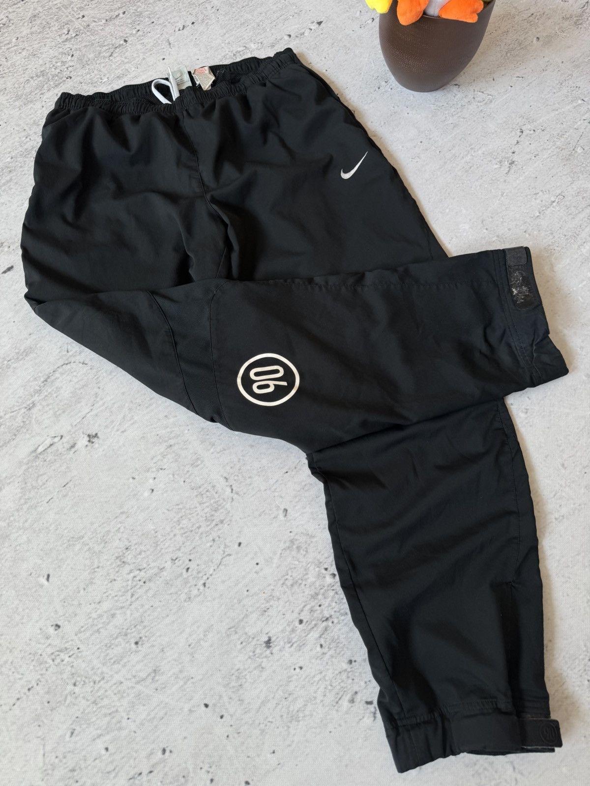 Nike × Vintage NIKE NYLON VINTAGE Y2K OVERSIZE BAGGY FIT PANTS SWEATPANTS Size US 34 / EU 50 - 4 Thumbnail