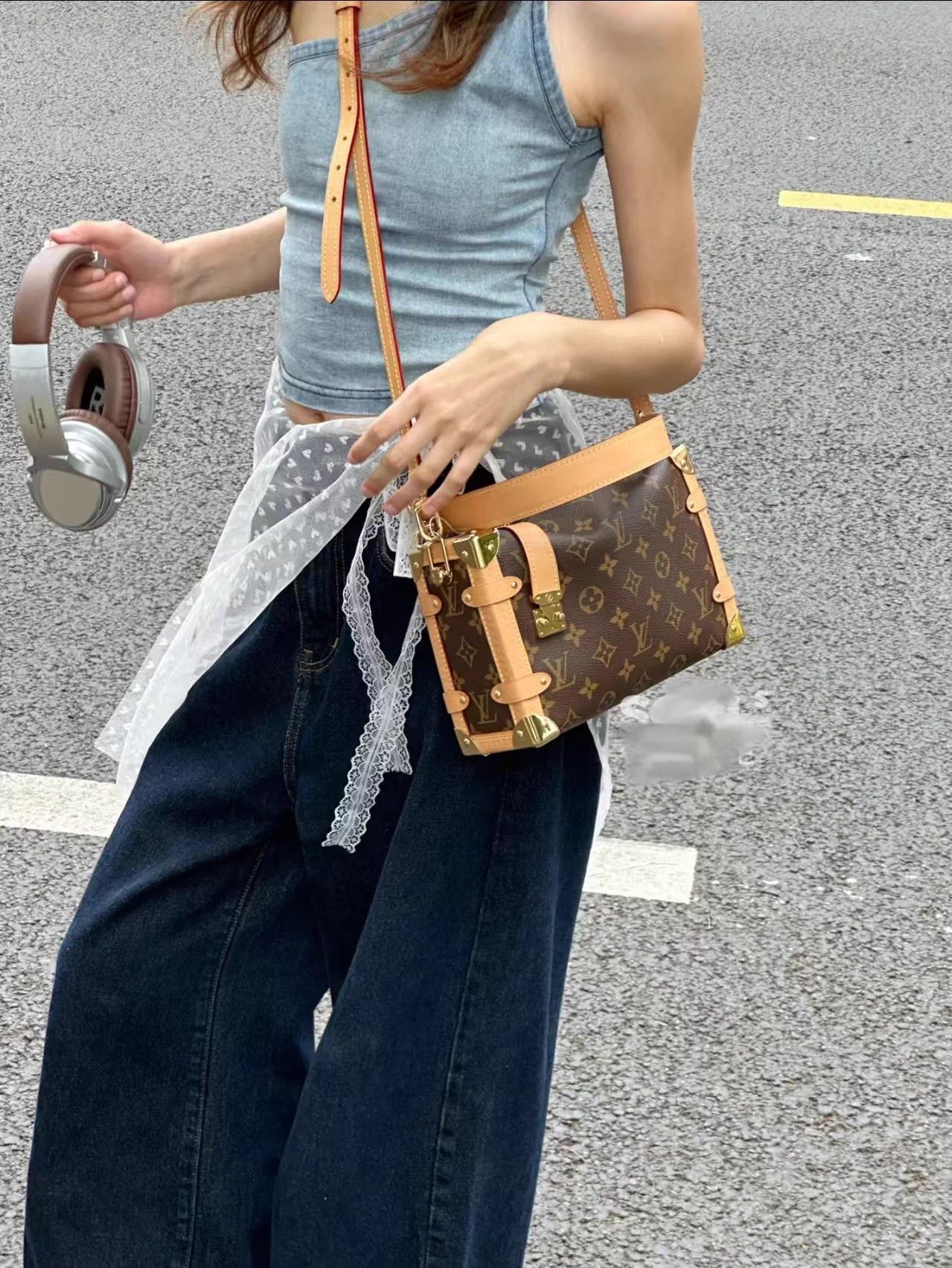 Louis Vuitton LV SIDE TRUNK Soft Chip Gu Ailing x Crossbody M811 Size ONE SIZE - 2 Thumbnail