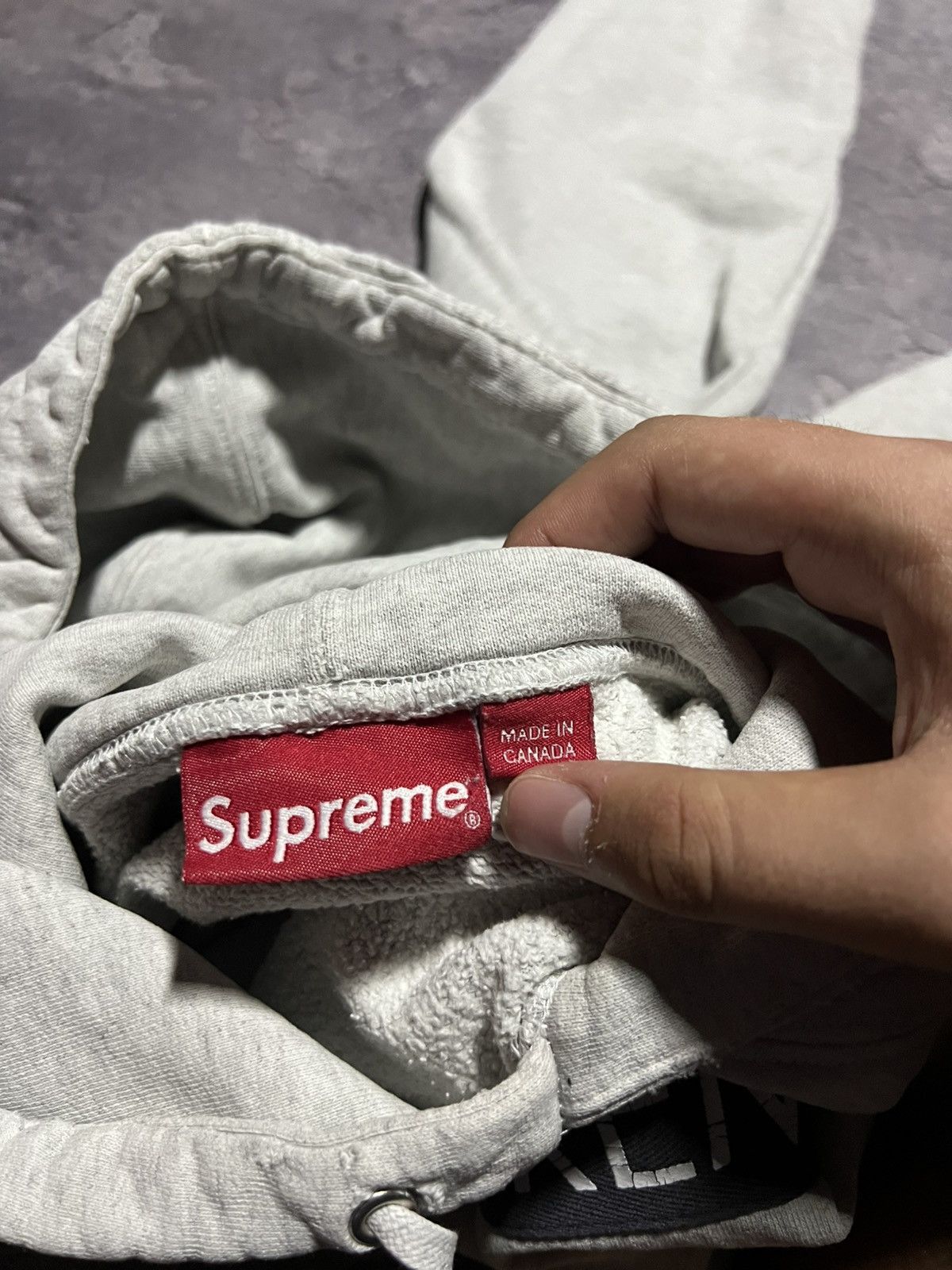 Supreme Vintage 90s Supreme Hoodie Distressed Thrashed Streetwear Size US M / EU 48-50 / 2 - 11 Thumbnail
