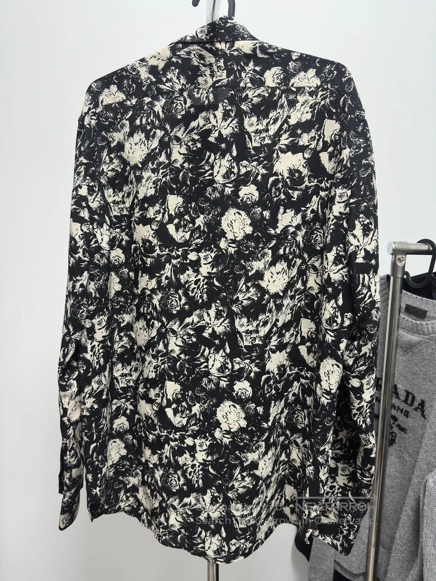 Saint Laurent Paris Saint Laurent Black White Floral Shirt. Size US M / EU 48-50 / 2 - 2 Thumbnail