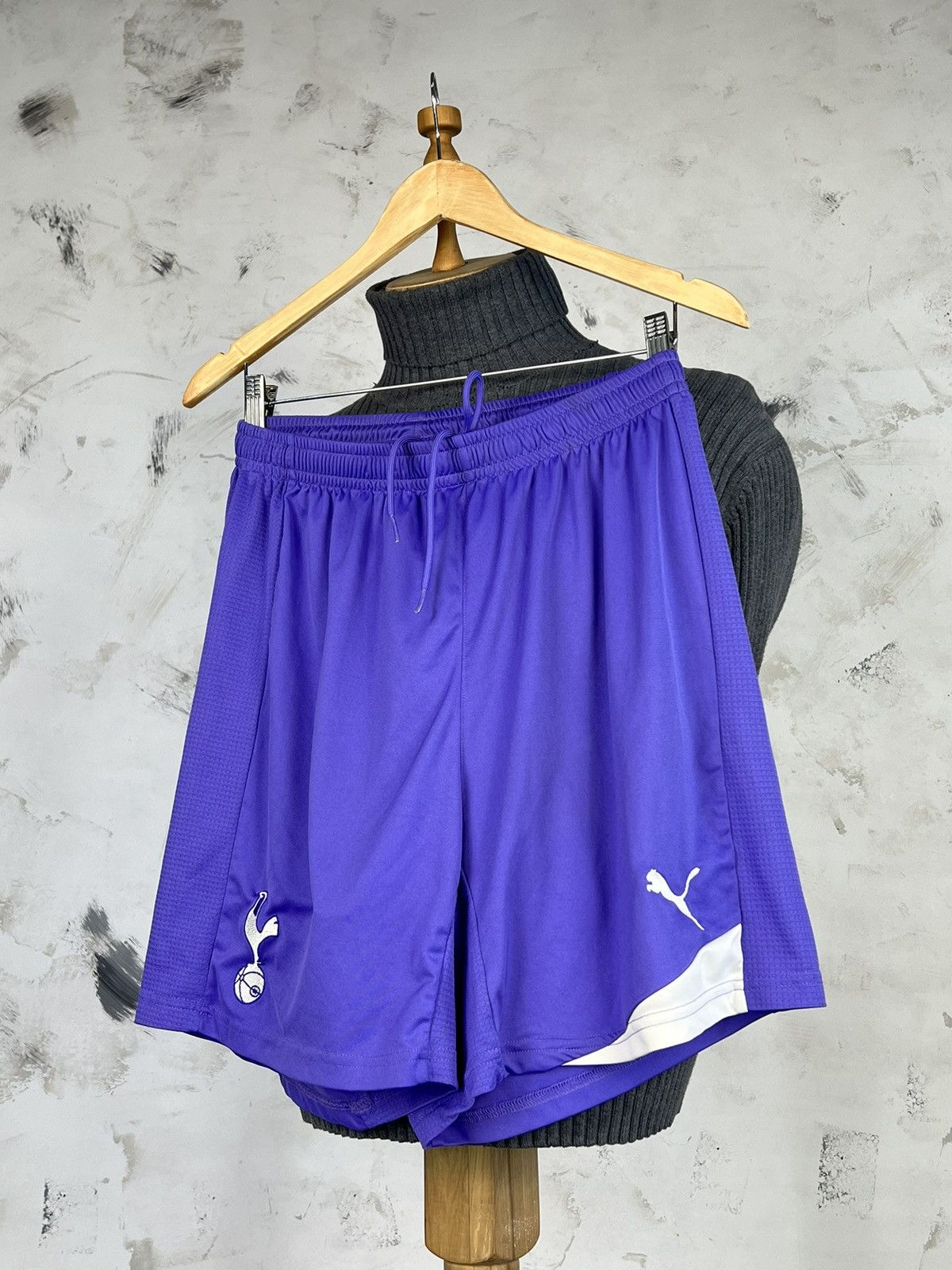 Puma Vintage Puma Tottenham Hotspur Football Shorts Size L - XL Size US 34 / EU 50 - 4 Thumbnail