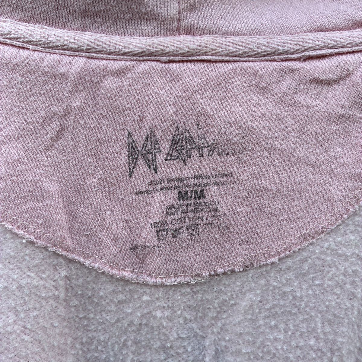 Band Tees × Def Leppard Def Leppard Animal Pink Hoodies Size US M / EU 48-50 / 2 - 3 Thumbnail