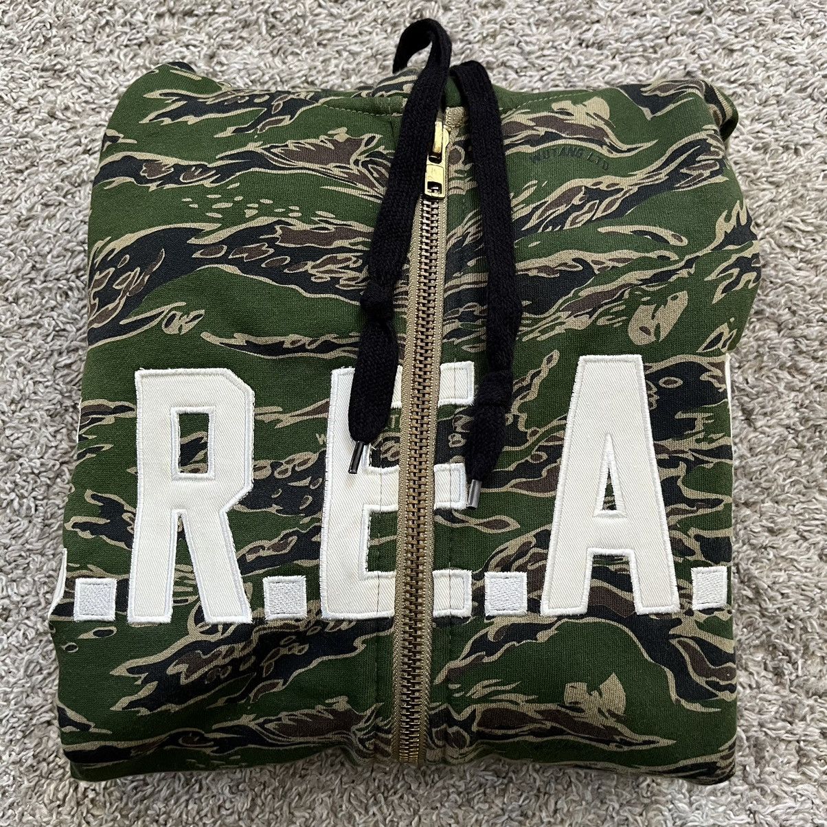 Wu-Tang Clan 🔴Wu-Tang Sweater Size Medium WuTang CREAM Camo Hoodie Zipper Size US M / EU 48-50 / 2 - 15 Thumbnail
