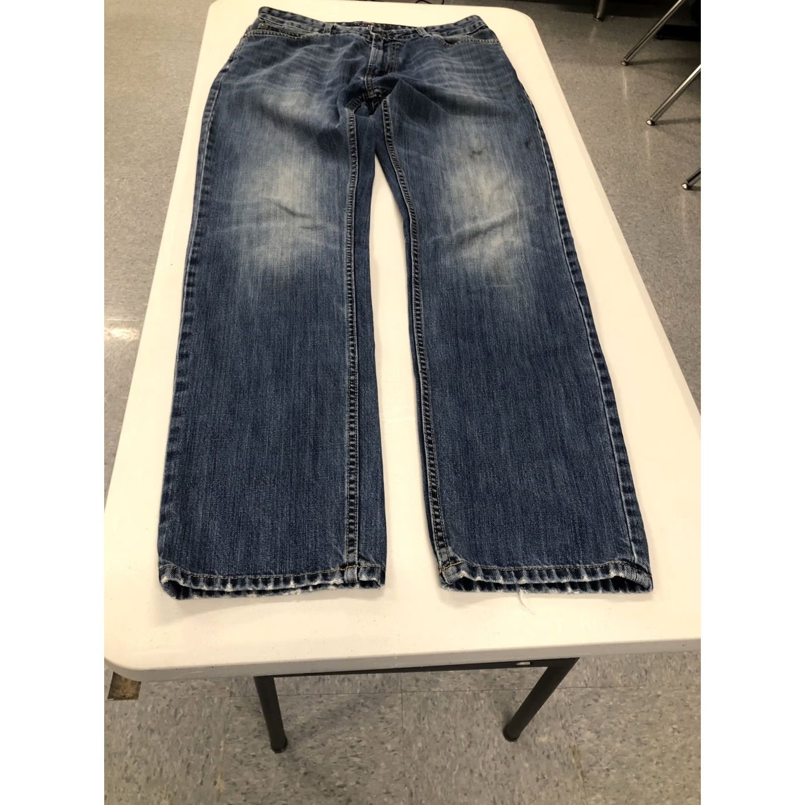 Tommy Hilfiger VINTAGE Tommy Hilfiger Jeans Mens 31X32.5 Blue Straight Zip Up Medium Wash Jeans Mens Regular Blue 5-Pocket Denim Cotton Size US 31 - 5 Thumbnail