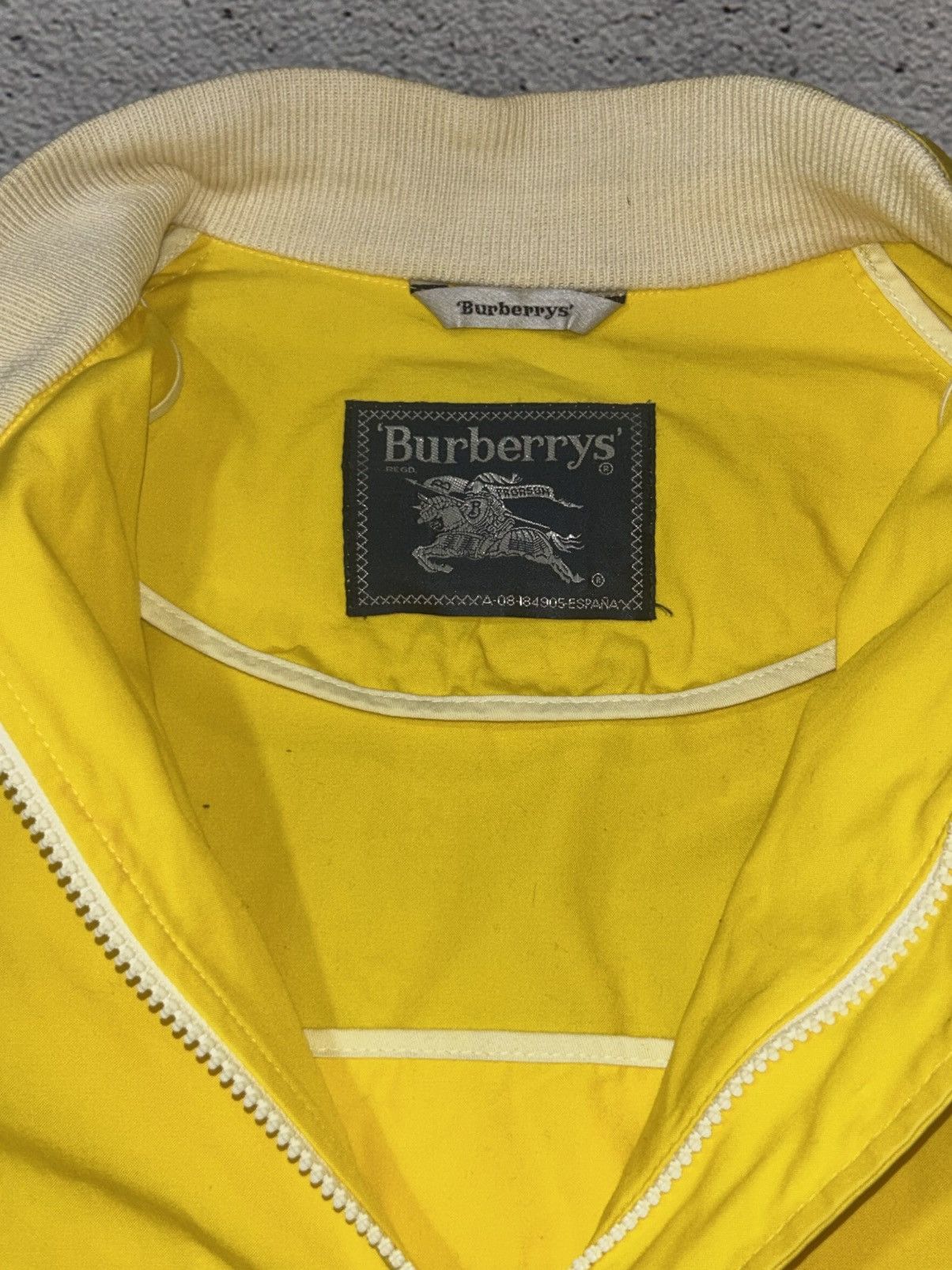 Burberry Vintage Burberrys Yellow Lightweight Bomber Nova Era Size US M / EU 48-50 / 2 - 5 Thumbnail