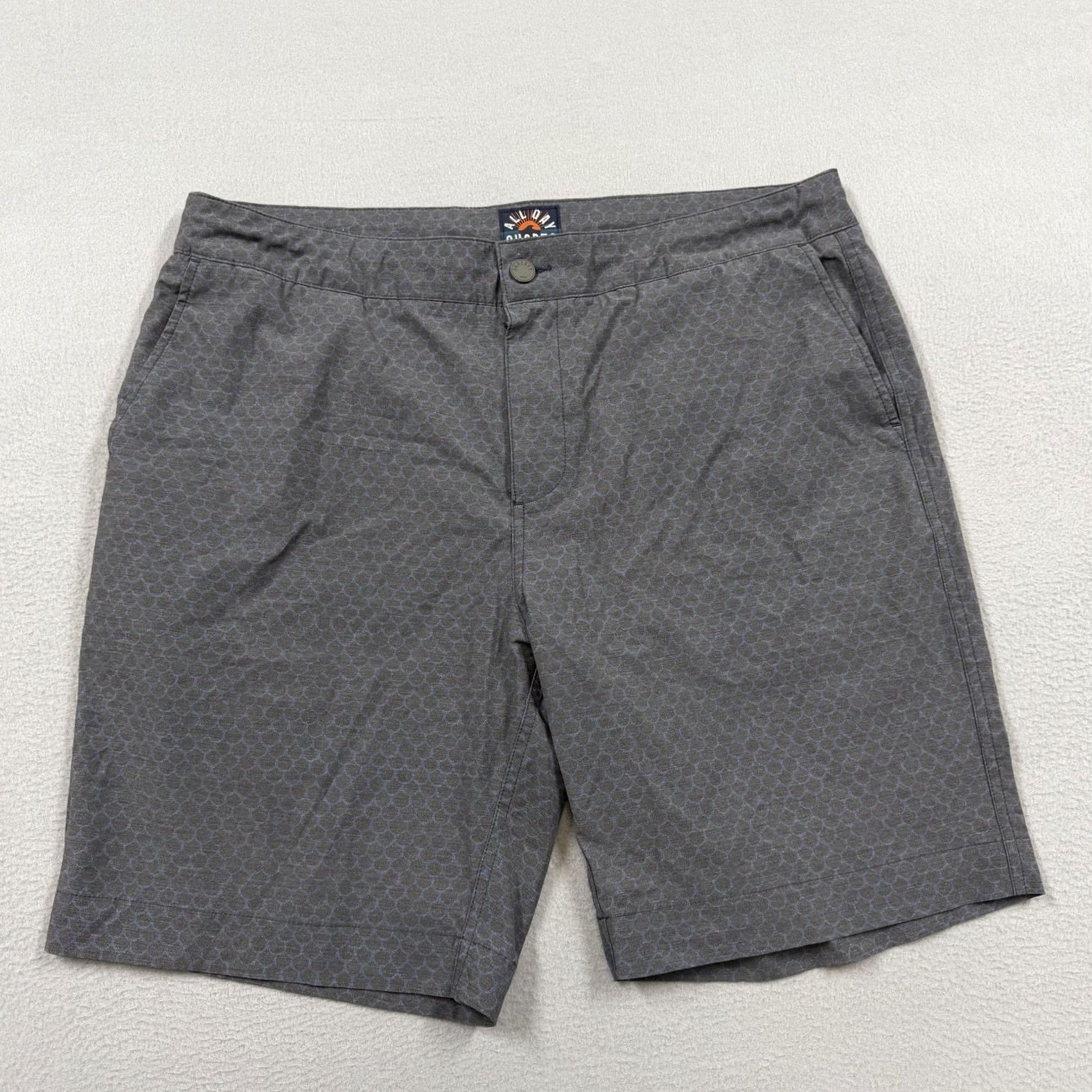 Vintage Faherty Brand Men's Chino Shorts 36 Gray All Day Geo Print 9 Inseam Stretch, Flat Front, Pockets, Drawstring, Zip, Logo, Casual, Summer, Mens Size US 36 / EU 52 - 2 Thumbnail
