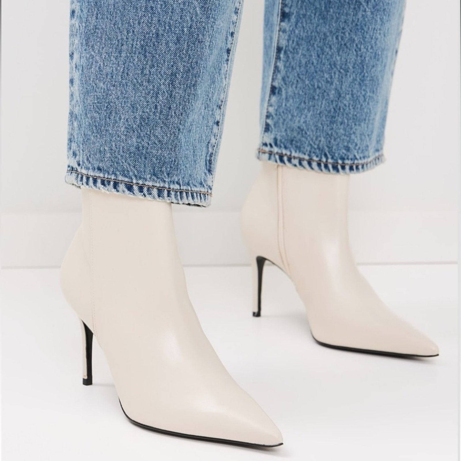 SCHUTZ NWT SCHUTZ $228 Beige Mikki Booties Size 7.5 Size US 7.5 / IT 37.5 - 4 Thumbnail