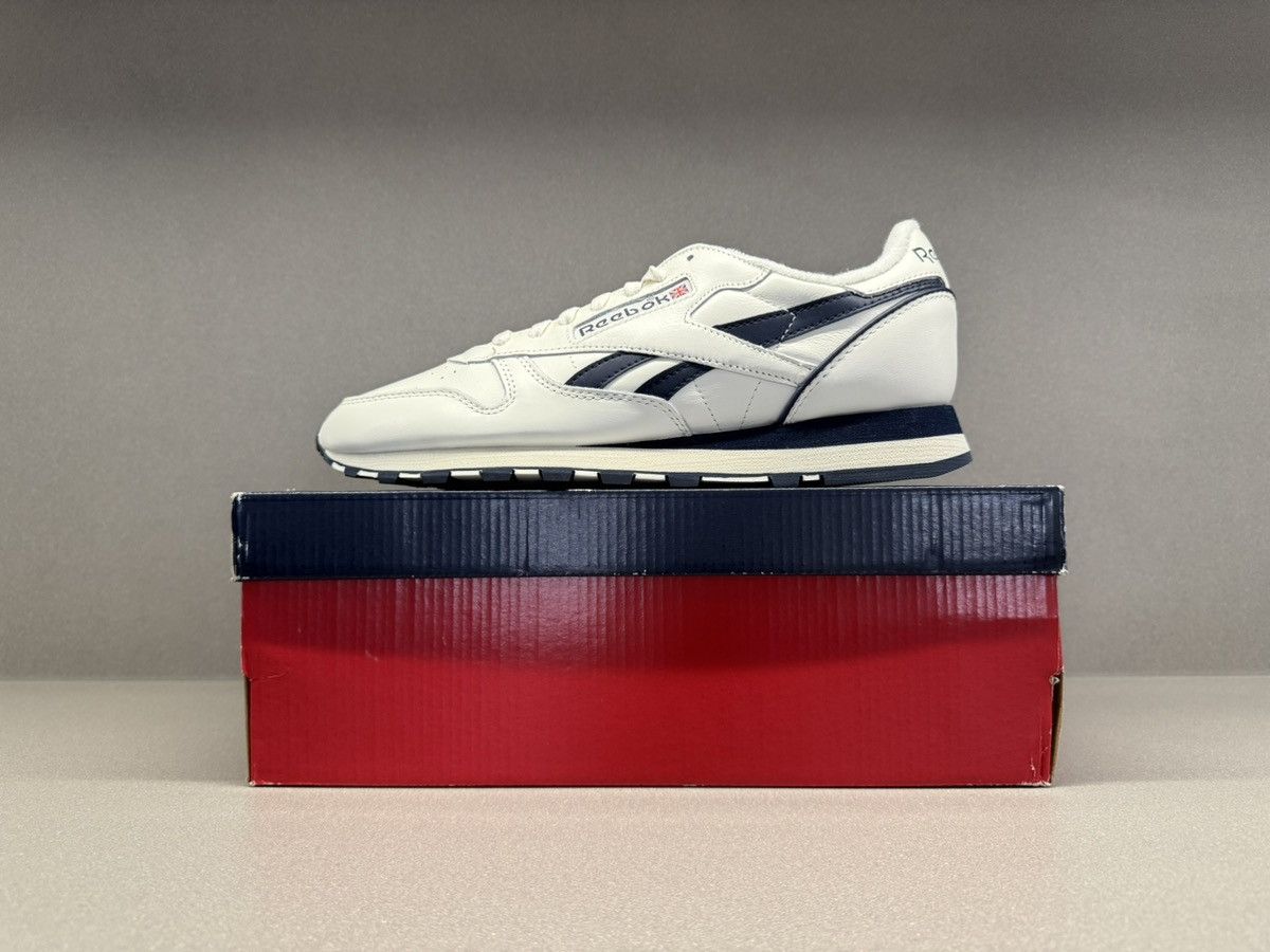 Reebok Reebok Classic Leather 1983 Vintage Chalk Vector Navy Size US 11.5 / EU 44-45 - 2 Thumbnail