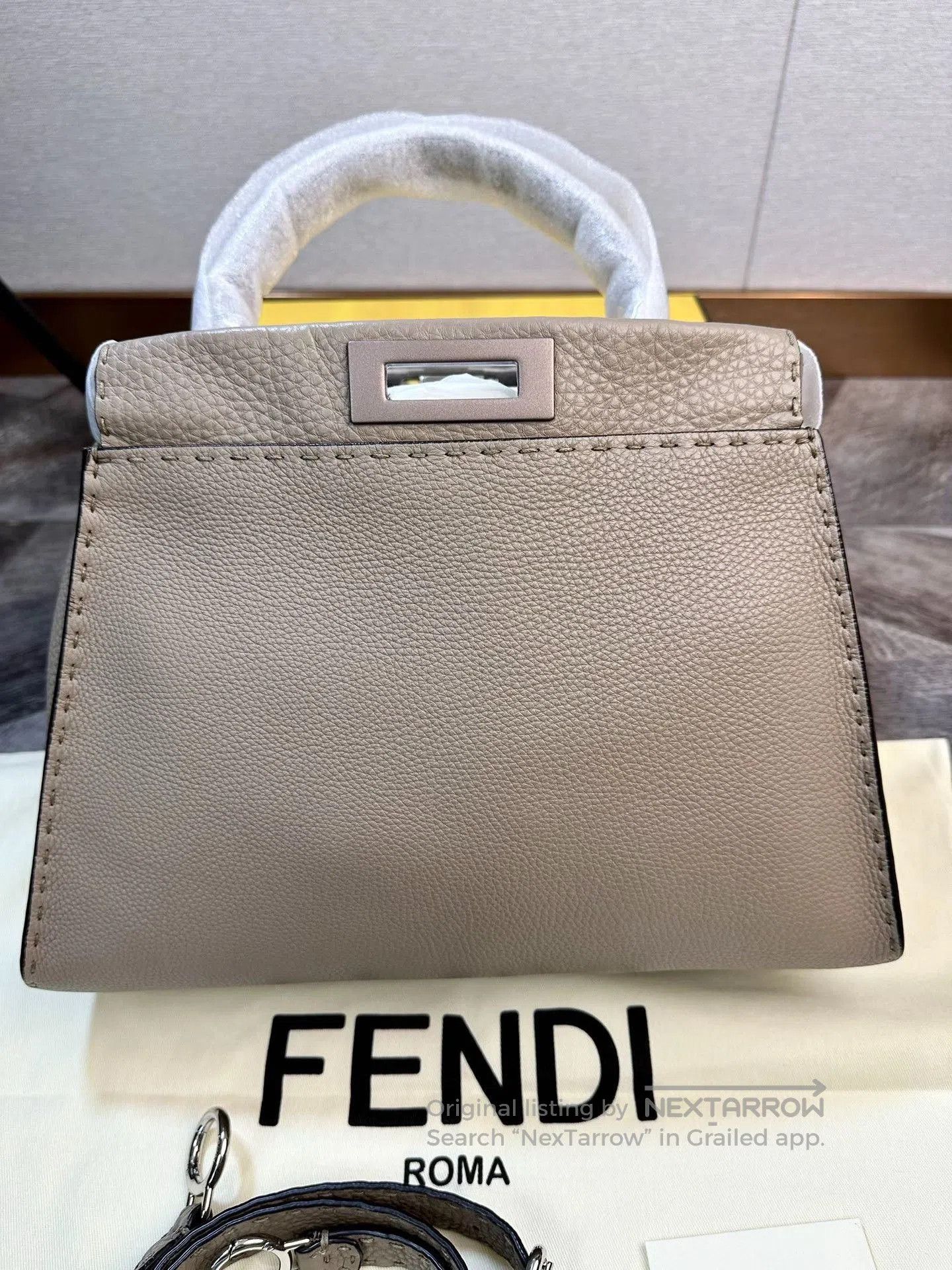 Fendi Fendi Peekaboo Medium Classic. Size ONE SIZE - 2 Thumbnail