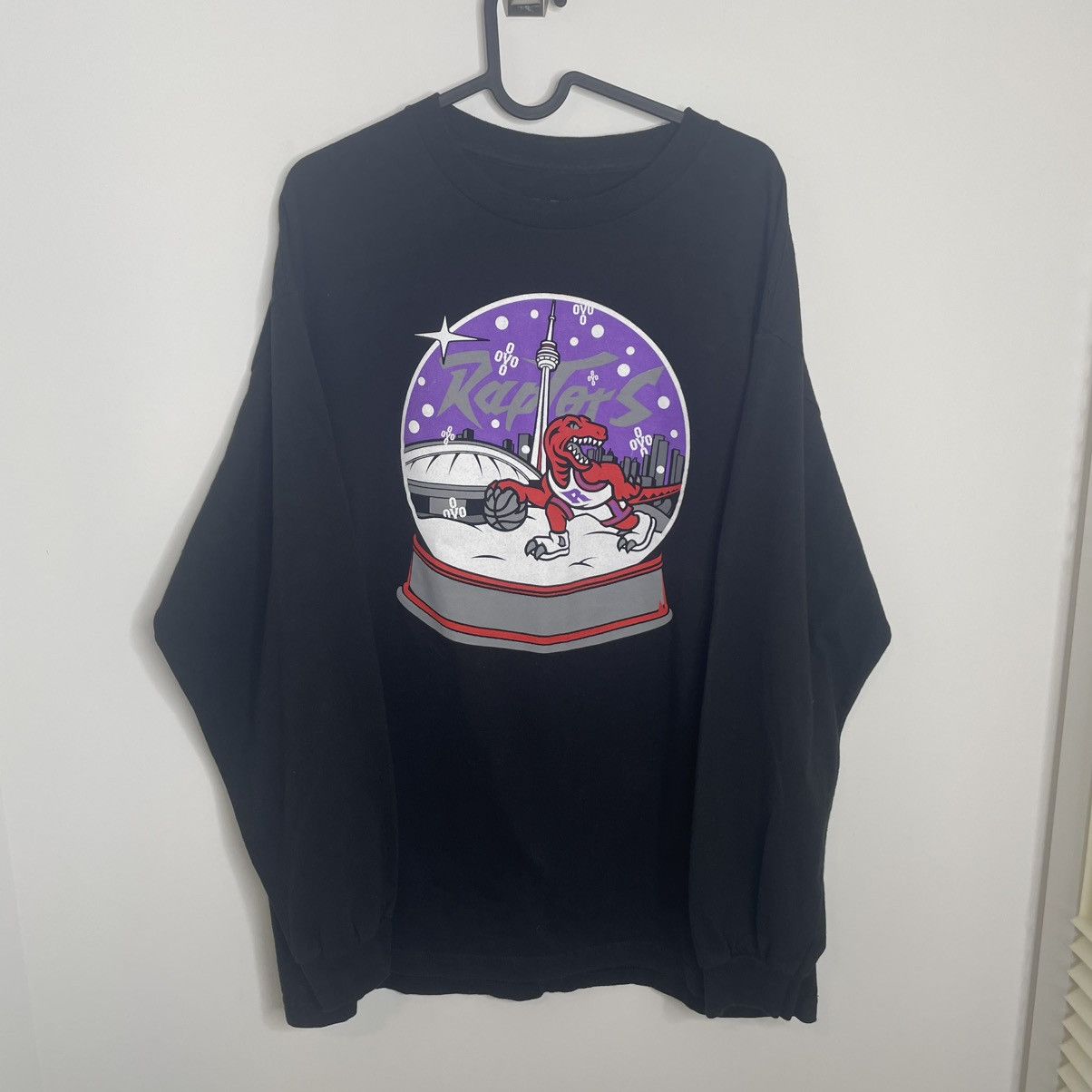 NBA × October's Very Own OVO Raptors 2019 Christmas Day Long Sleeve Shirt Black XL Size US XL / EU 56 / 4 - 1 Thumbnail