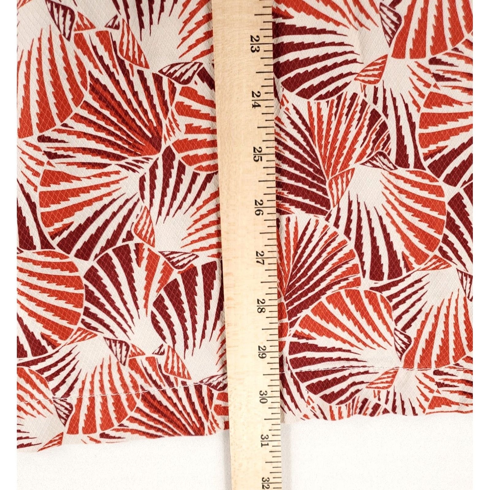 Tommy Bahama Tommy Bahama Caliente Shell We Dance Hawaiian Shirt Red Orange Mens XXL Multicolor Short Sleeve Shirt Mens 2XL Size US XXL / EU 58 / 5 - 6 Thumbnail