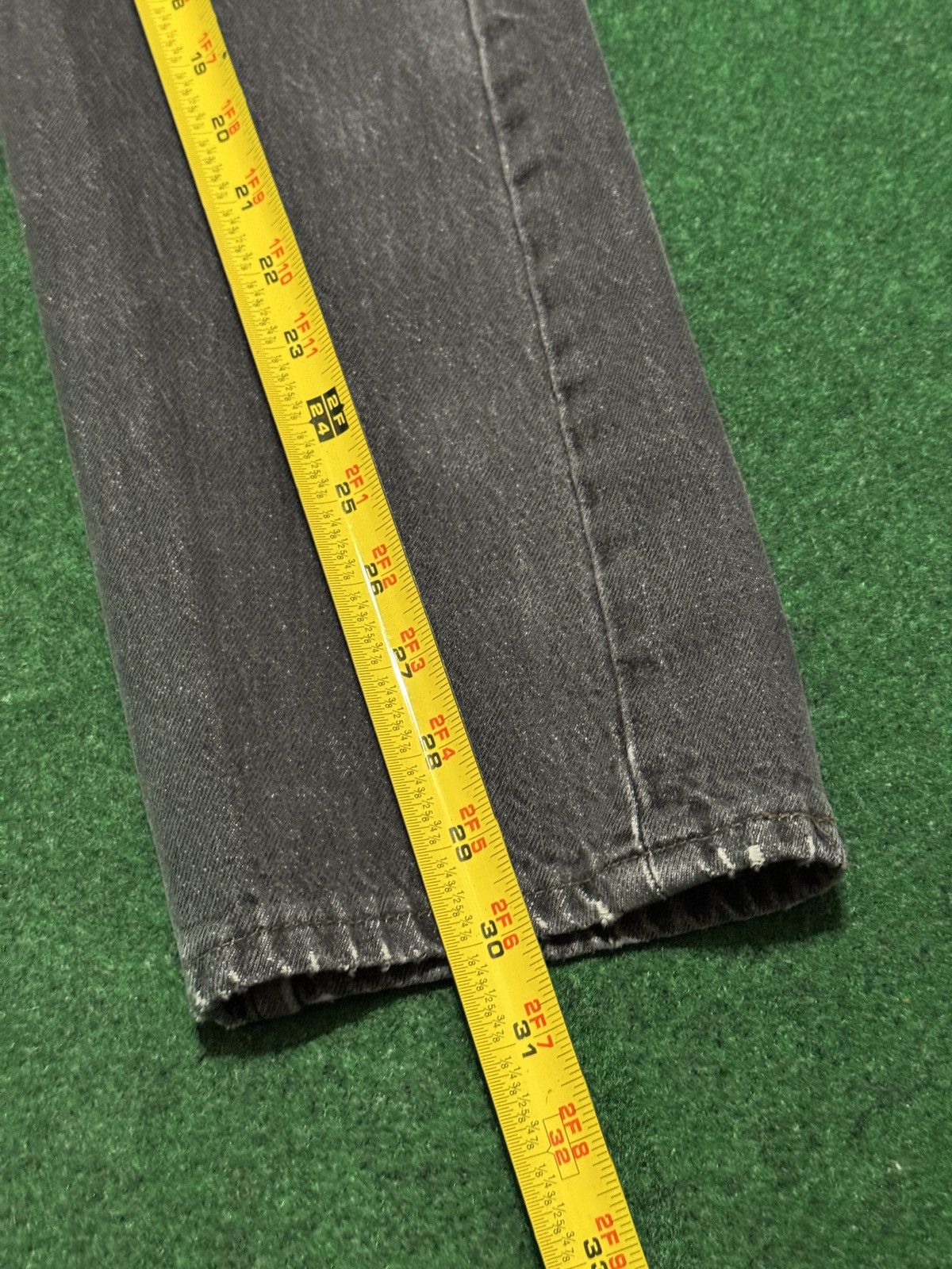Levi's Vintage Clothing Vintage Levi’s 501 Button Fly Dark 90s 28x30 Black Jeans Size US 28 / EU 44 - 9 Thumbnail