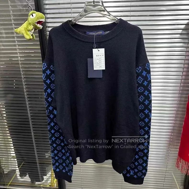 Louis Vuitton Arm logo sweater