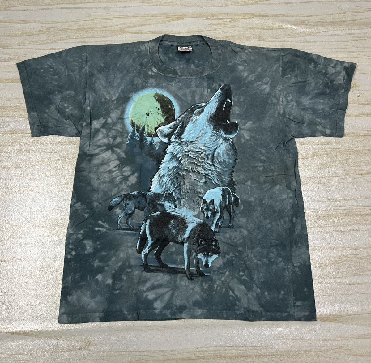 Vintage Vintage 00s Wolf Moon Tie Dye T-shirt Size US L / EU 52-54 / 3 - 1 Thumbnail