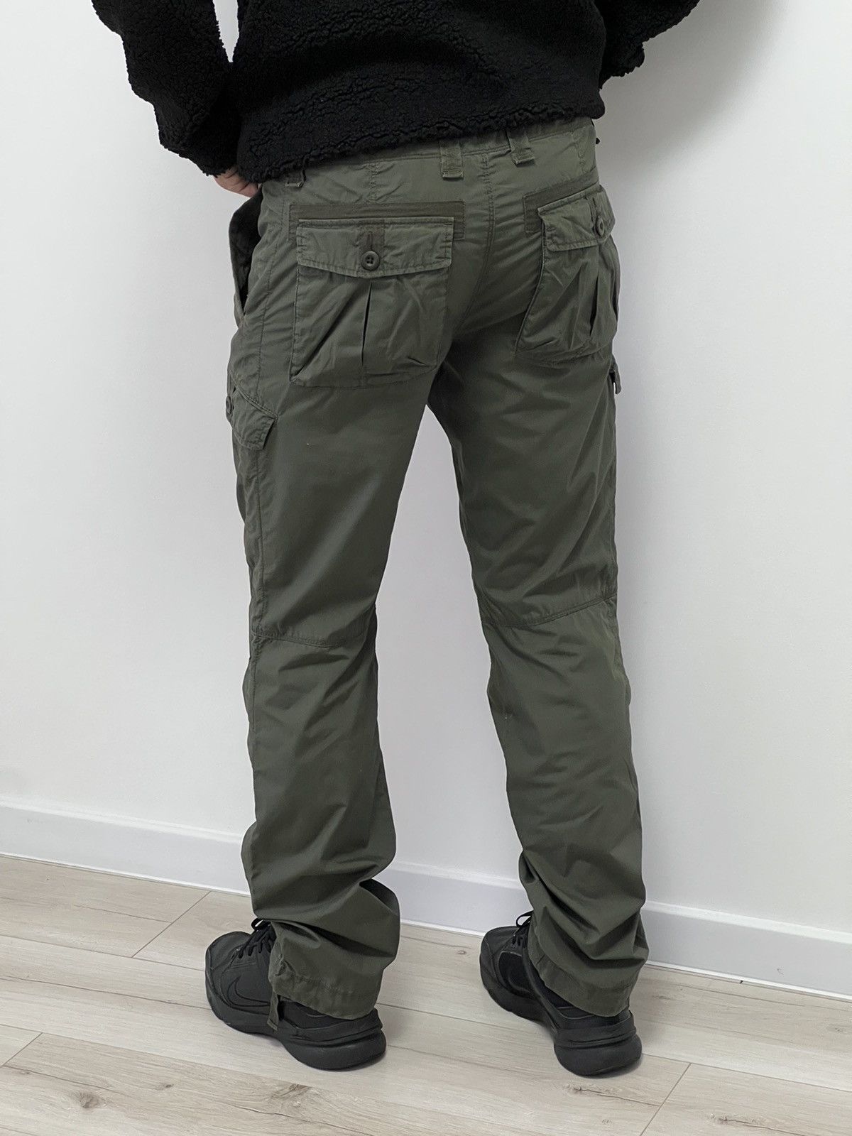 Uniqlo Faded green multipocket tactical cargo pants