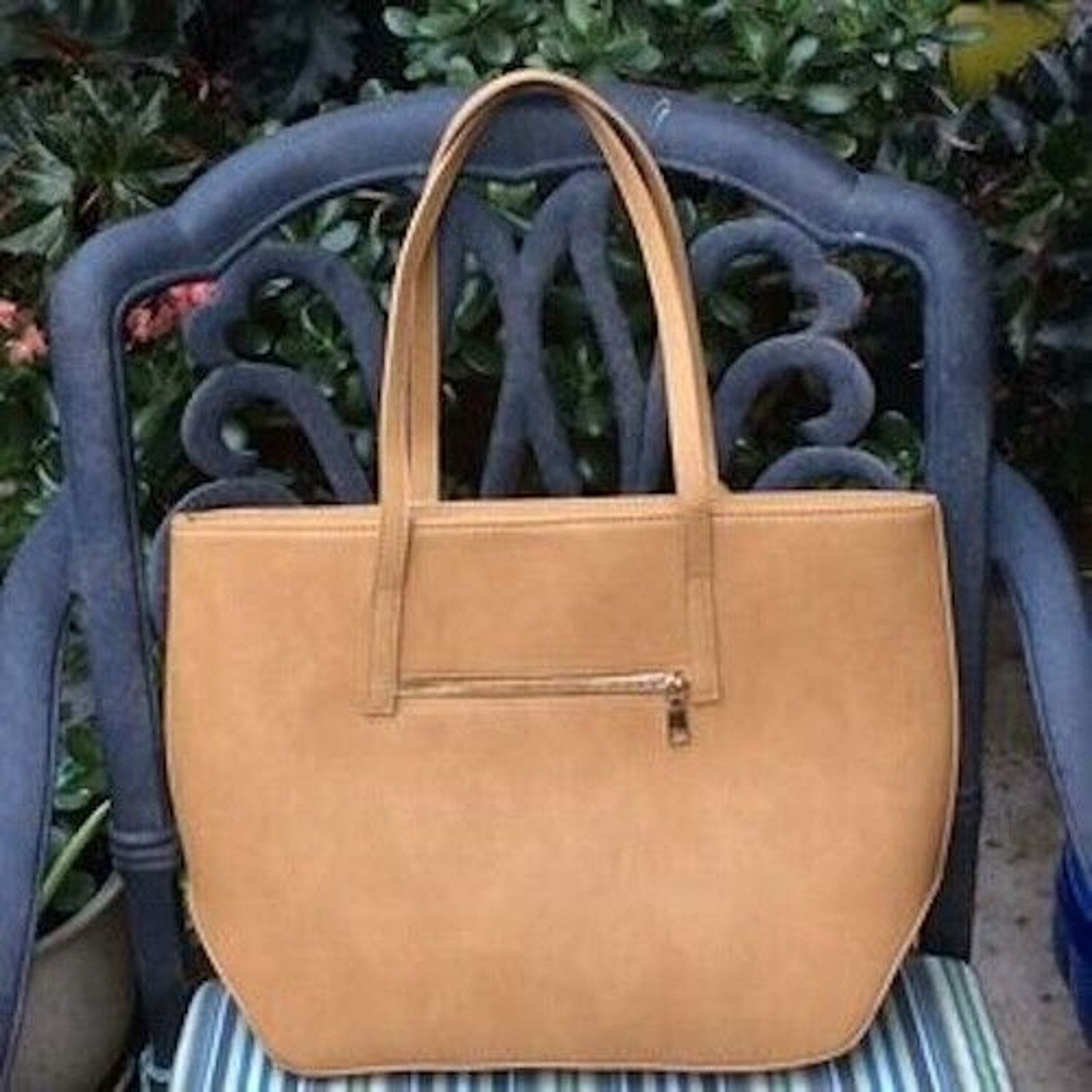 Other Miztique Vegan Leather WomensTan Tote NWT Size ONE SIZE - 3 Thumbnail