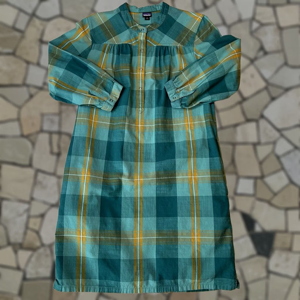 Patagonia Patagonia Dress Shirt Green Plaid Womens 6 Knee Length Raglan Sleeve Pockets Cotton Pullover Collared Vintage No Size M / US 6-8 / IT 42-44 - 1 Thumbnail