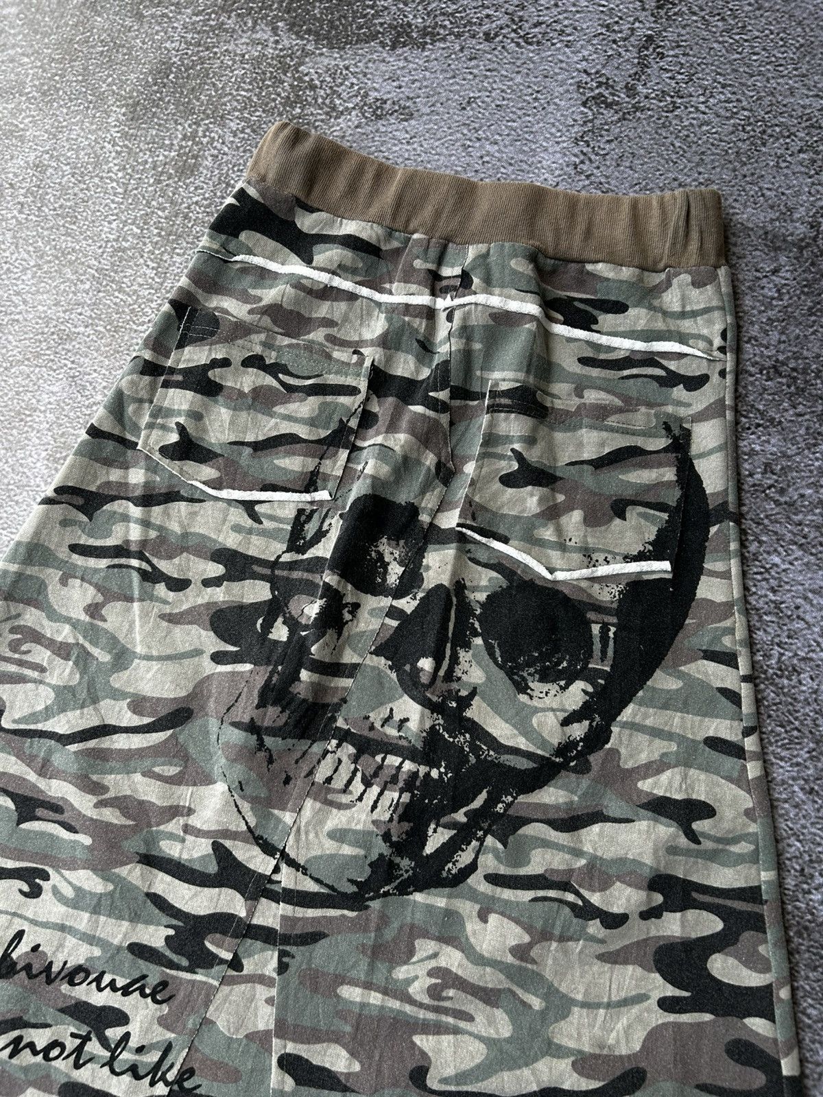 If Six Was Nine × Japanese Brand × Le Grande Bleu (L.G.B.) M.K.R Japanese skull camo skirt Size 25" / US 0 / IT 36 - 4 Thumbnail