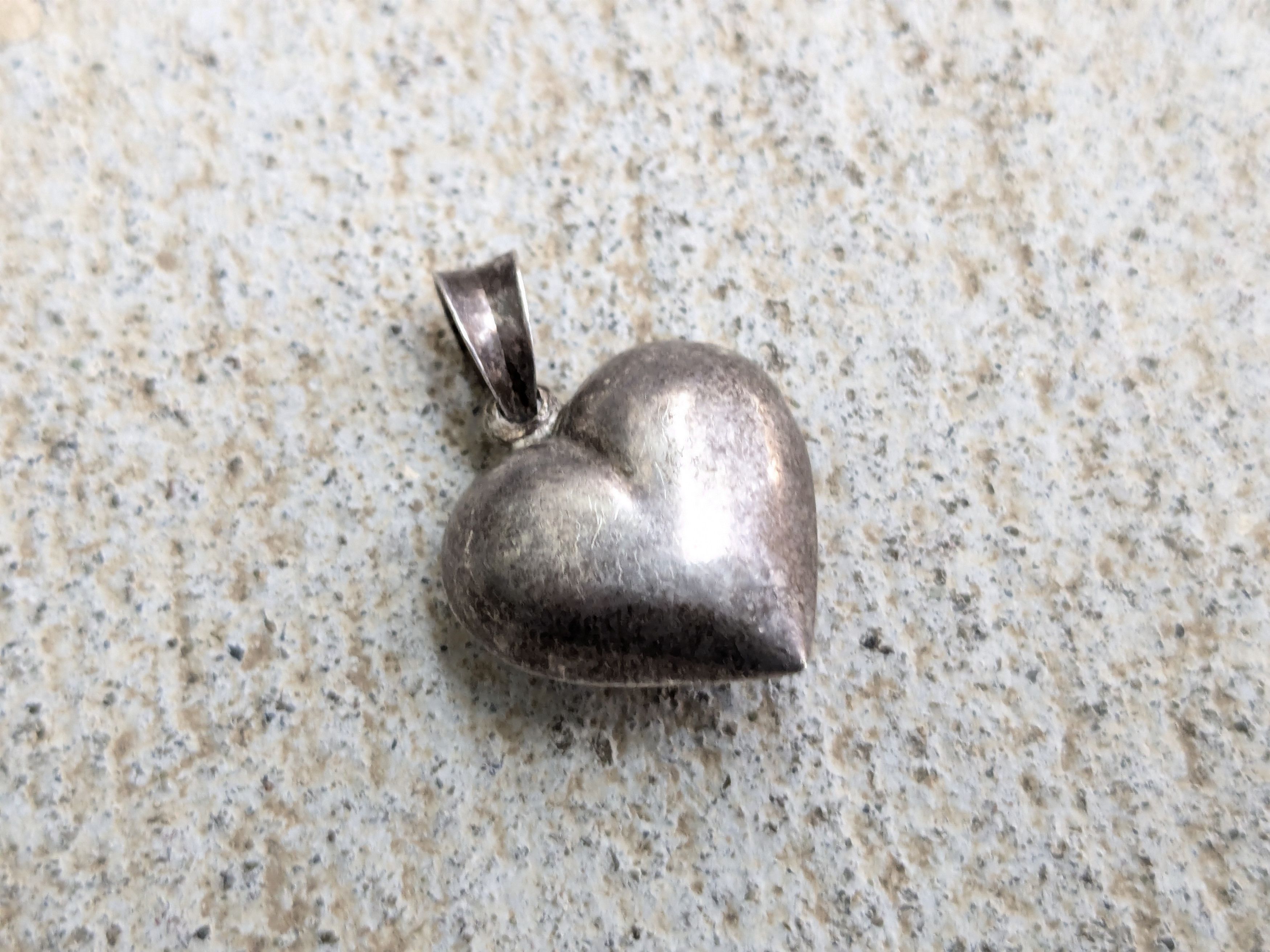 Jewelry Vintage Sterling Silver Heart Pendant Hollow Puffy Size ONE SIZE - 3 Thumbnail