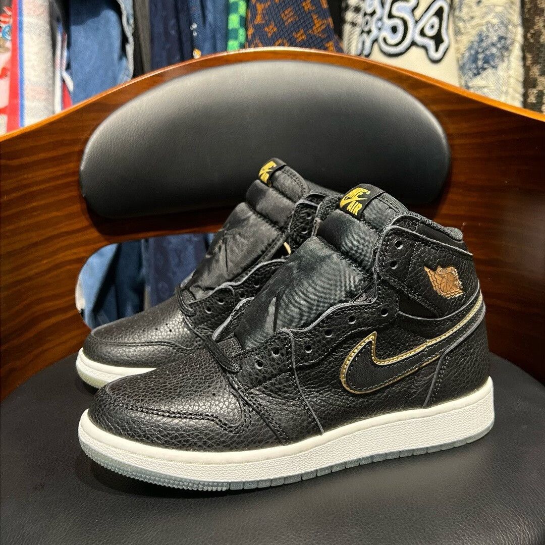 Nike Nike AJ1 Black Lowtop Sneakers 36 Men Size US 5 / EU 37 - 1 Thumbnail