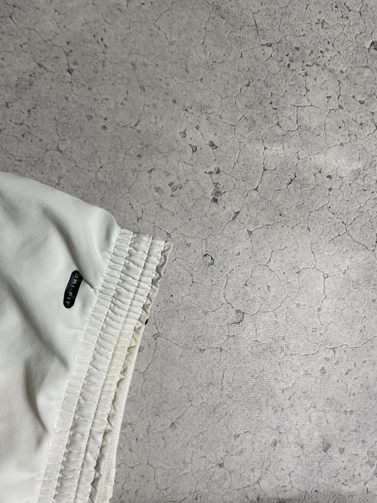 Nike × Vintage Vintage Nylon Nike Swoosh Drill Y2K Shorts White Size US 32 / EU 48 - 4 Thumbnail