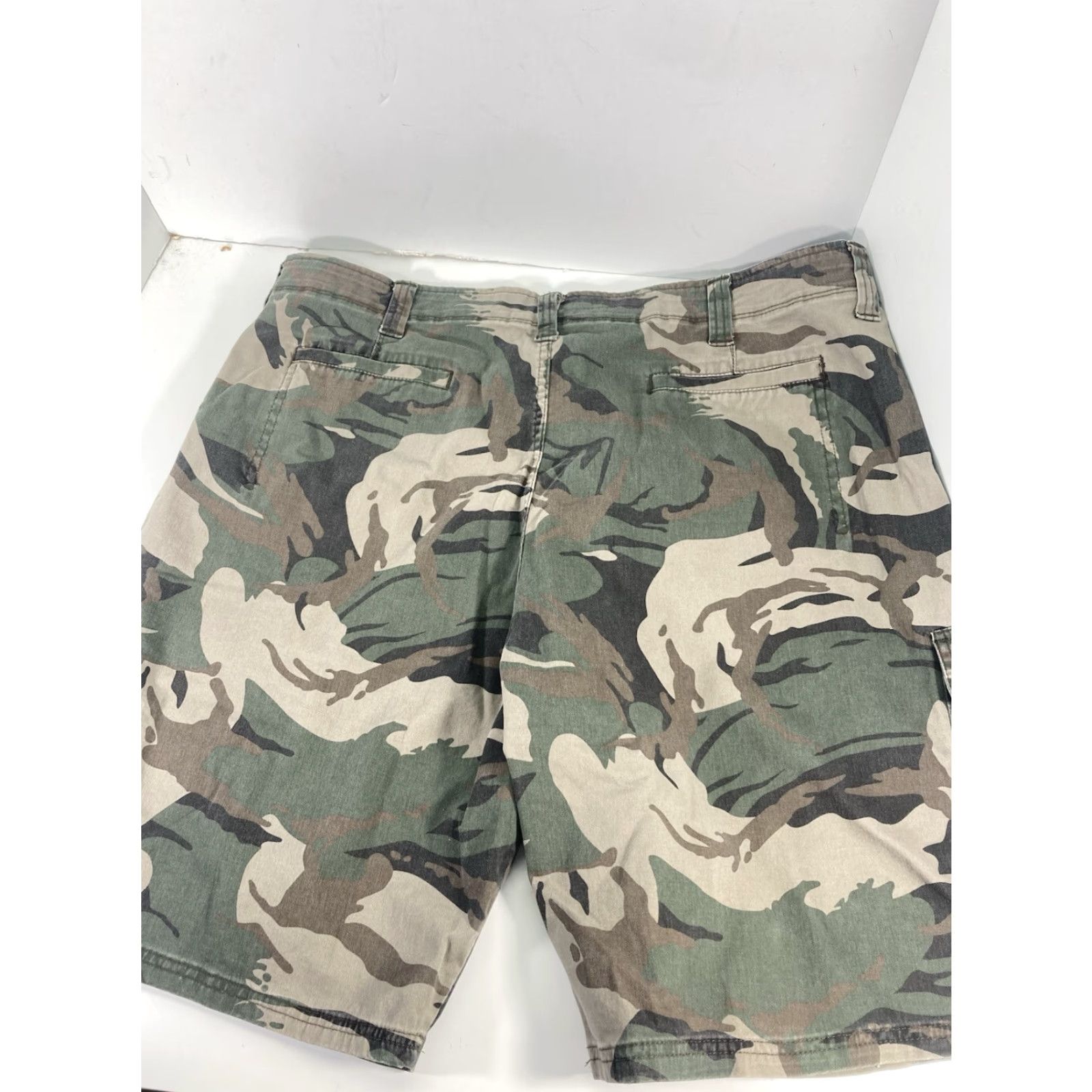 Wrangler VINTAGE Wrangler Camo Cargo Shorts Mens 42X12 Classic Relaxed Fit Camouflage Cotton Size US 42 / EU 58 - 6 Thumbnail