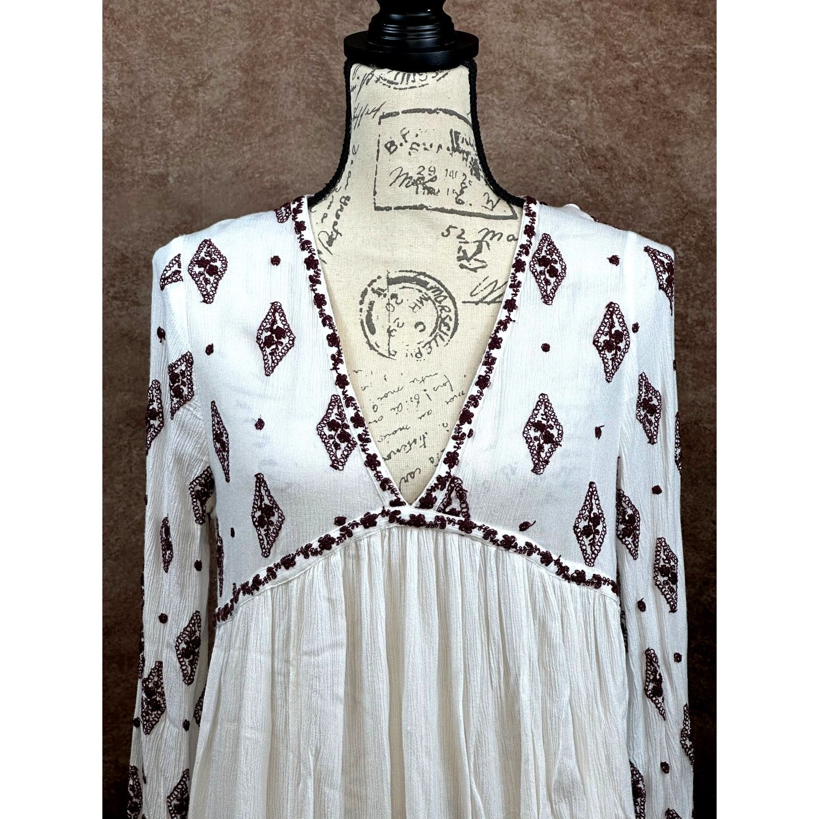 Free People Free People Diamond Embroidered Deep V Top Mini Dress size S Size S / US 4 / IT 40 - 9 Thumbnail