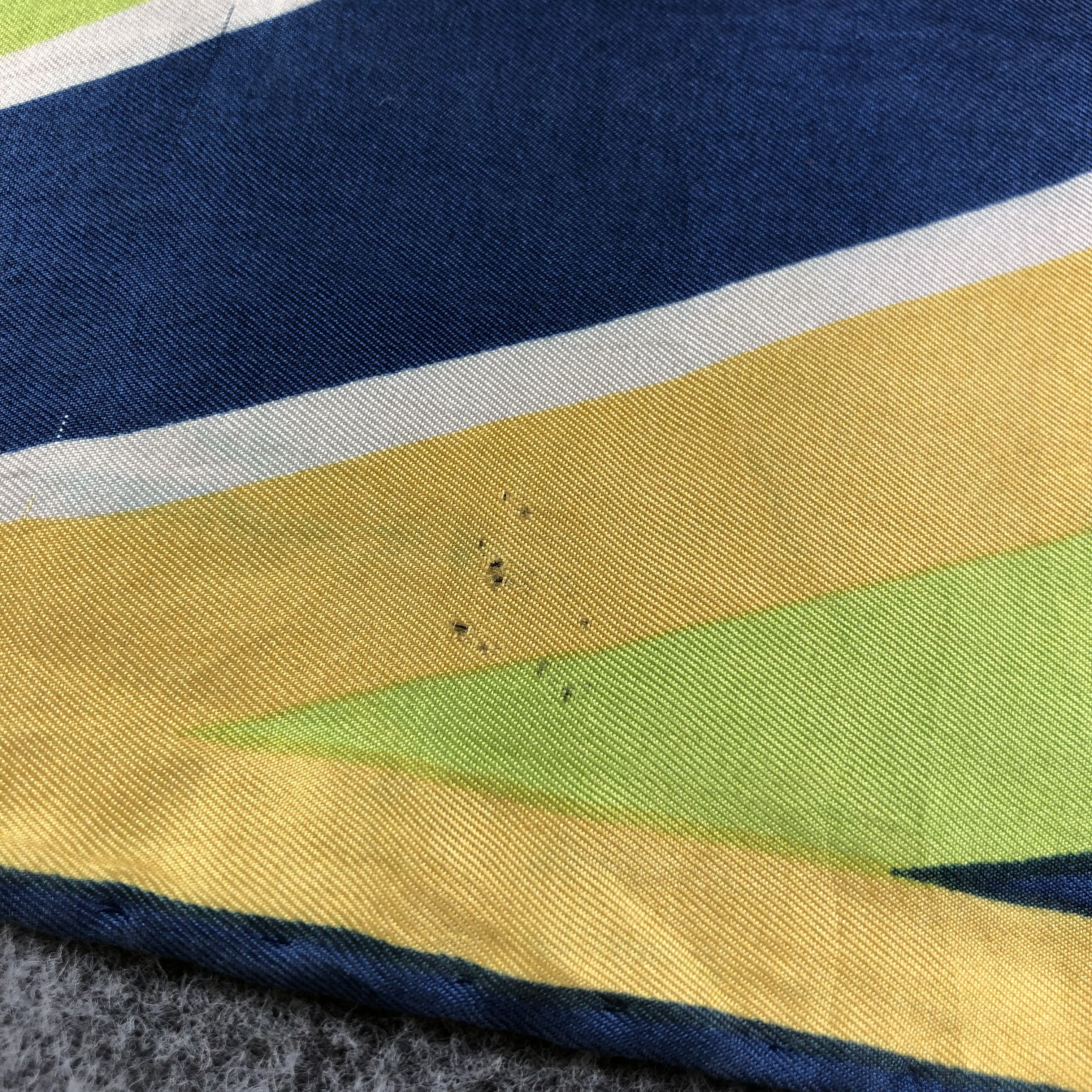 Vintage Vintage Abstract Hand Rolled Silk Scarf M697 Size ONE SIZE - 5 Thumbnail