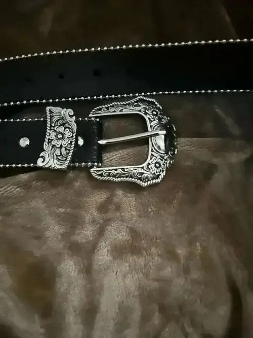 Leather PU Leather Belt with Metal Engraved Buckle Size ONE SIZE - 2 Thumbnail