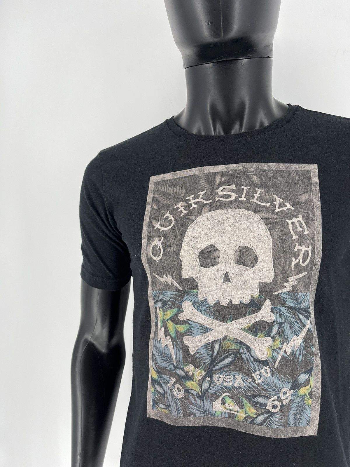 Quiksilver VTG Y2K Quiksilver Skull Logo Punk Design Surf Skate Tees Size US S / EU 44-46 / 1 - 6 Thumbnail